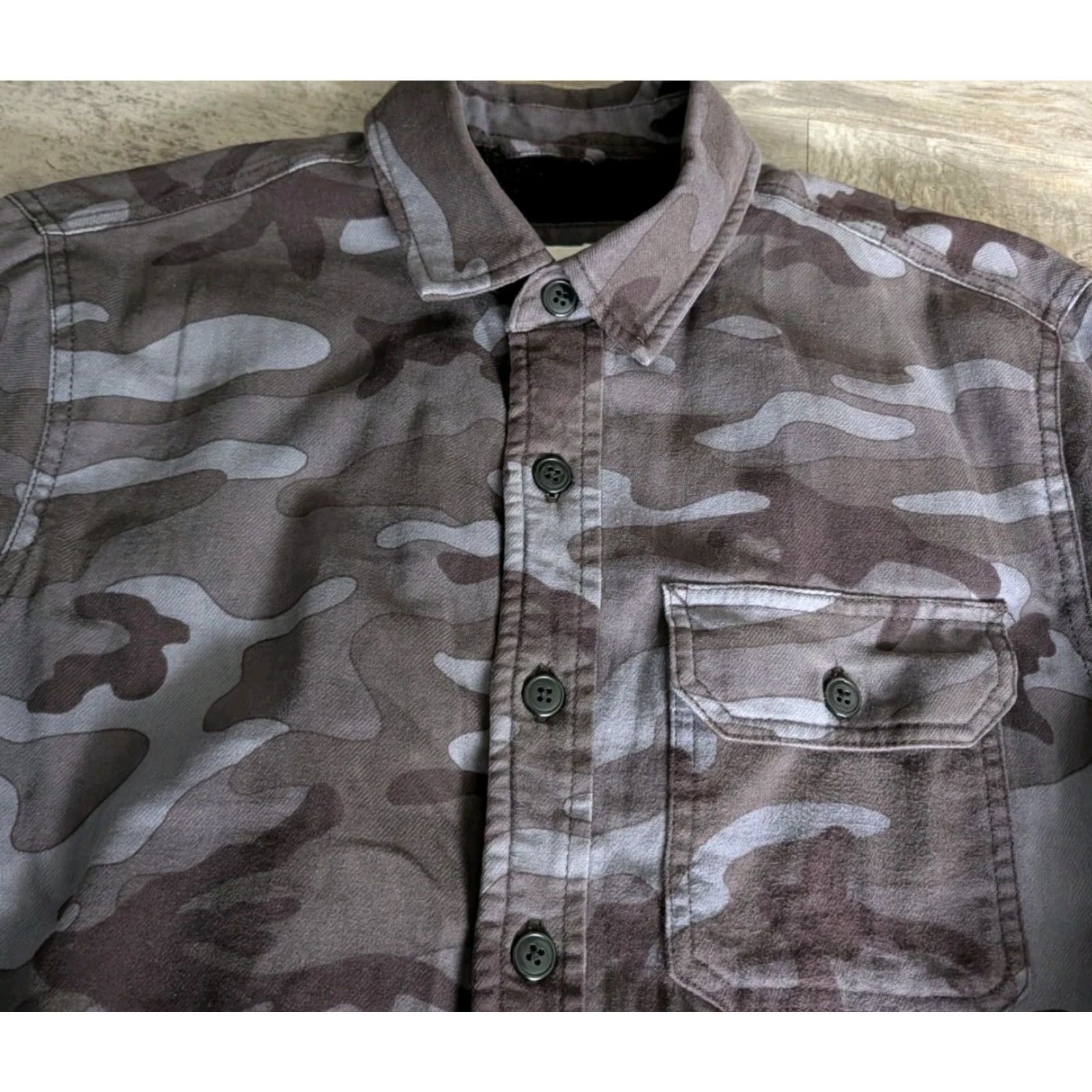 Gap Gap Men's Camo Sherpa Lined Button-Up Shirt Size S Black Gray Outdoor Casual Size US S / EU 44-46 / 1 - 3 Thumbnail