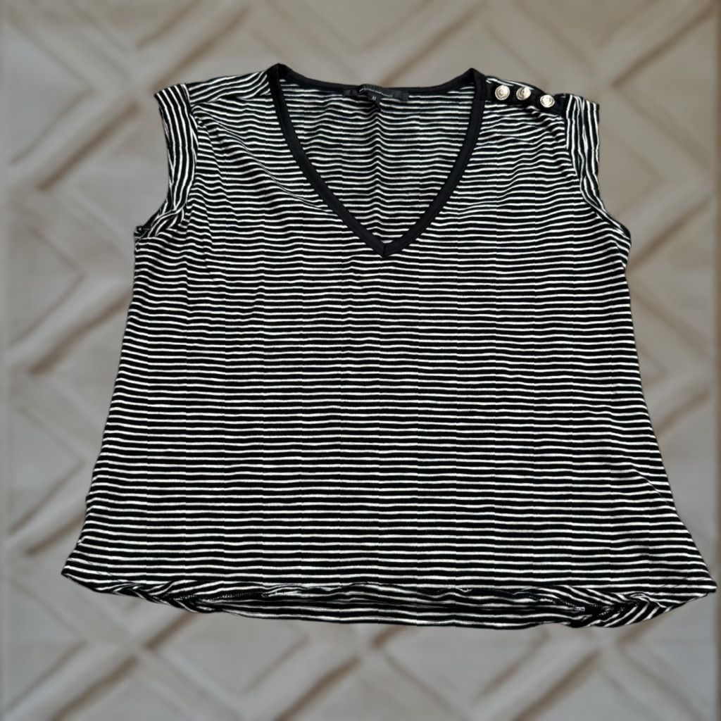 White House Black Market White House Black Market Sleeveless Striped V-Neck Blouse Womens Medium Casual Knit Top Size M / US 6-8 / IT 42-44 - 1 Thumbnail