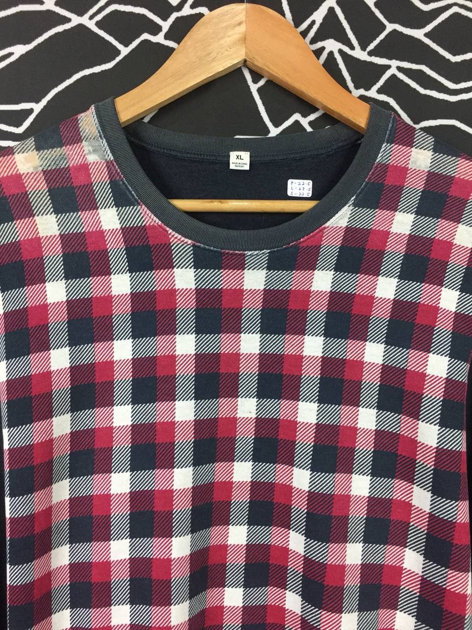 Uniqlo Uniqlo Men's XL Plaid Front Hybrid Long Sleeve Tee Size US XL / EU 56 / 4 - 3 Thumbnail