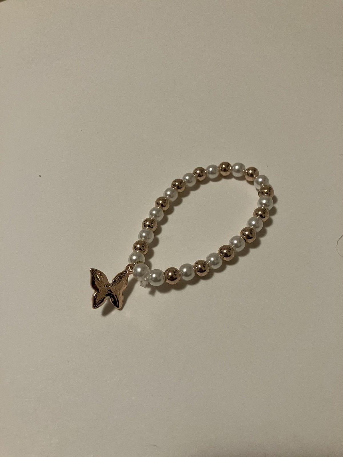 Handmade Faux Pearl Gold Butterfly Charm Pulsera Bracelet Size ONE SIZE - 2 Thumbnail