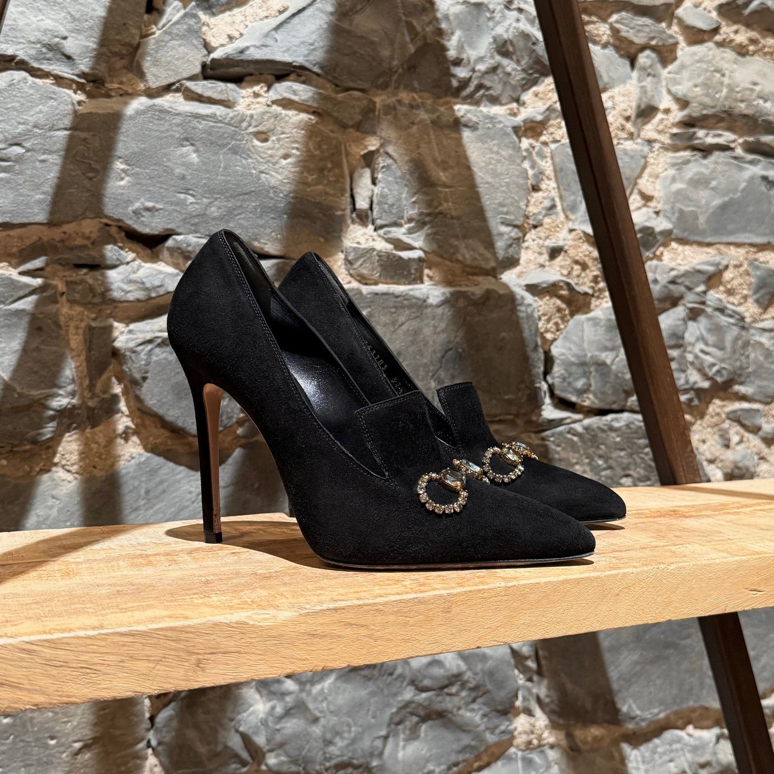 Gucci Gucci Black Suede Crystal Horsebit Pumps Size US 7.5 / IT 37.5 - 1 Thumbnail
