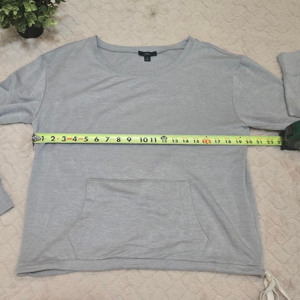 J.Crew J. Crew Gray Cloud Crewneck Pocket Sweatshirt, Size Medium Size L / US 10 / IT 46 - 3 Thumbnail