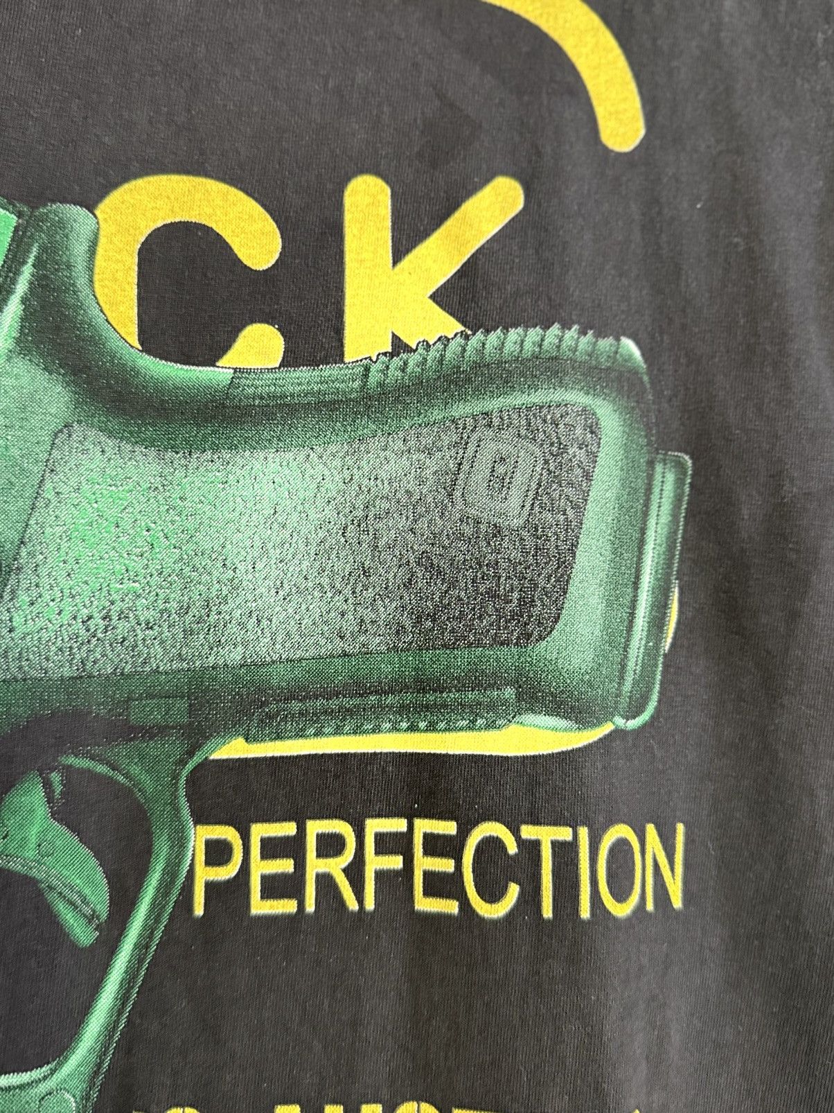 Vintage Vintage Glock Gum Perfection 19 Austria Rock Out Faded Tee Size US S / EU 44-46 / 1 - 3 Thumbnail