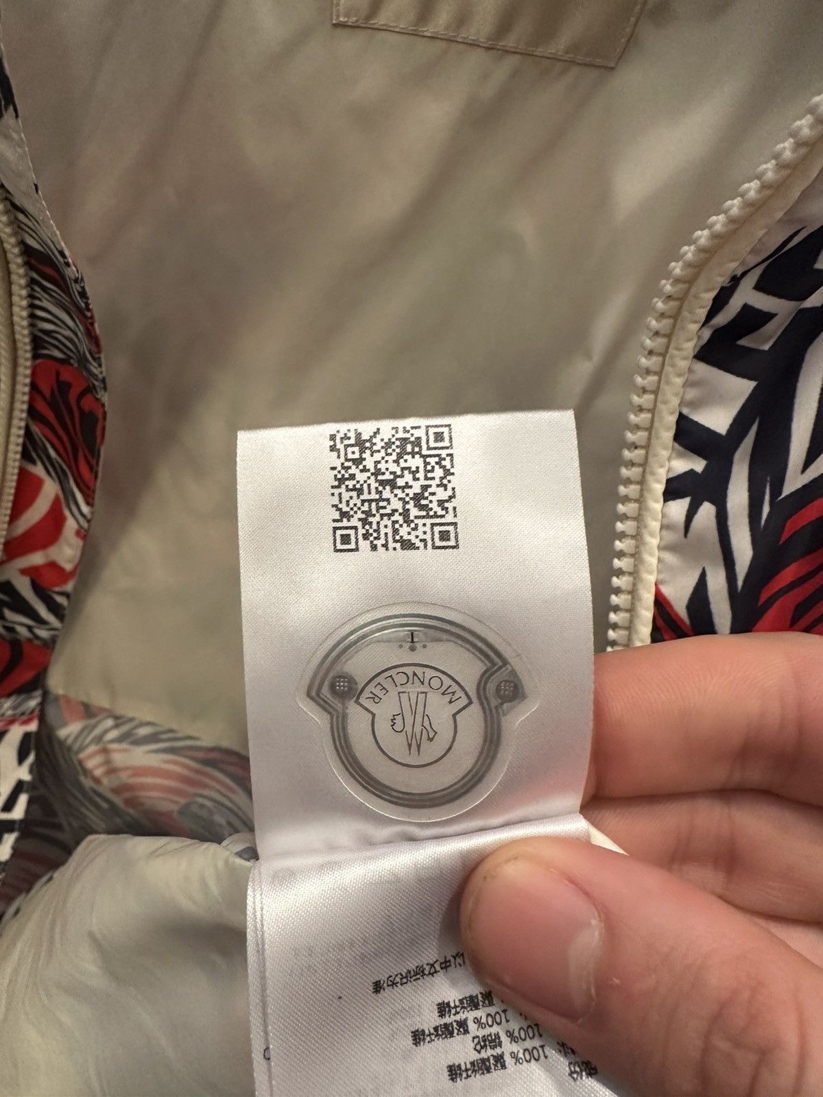 Moncler Moncler Ornain Printed Windbreaker Jacket size 3 US Large L Size US L / EU 52-54 / 3 - 8 Thumbnail