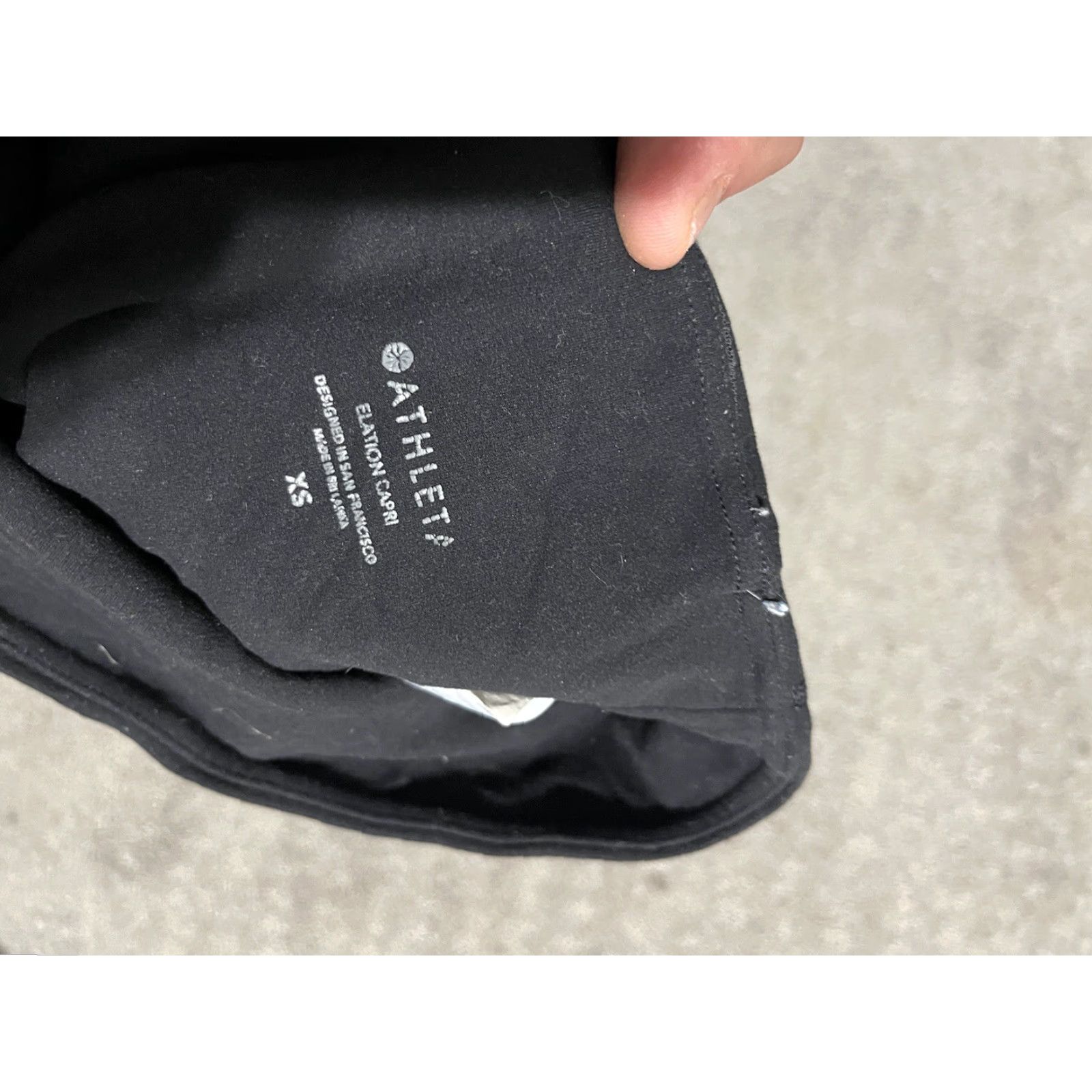 Athleta VINTAGE Athleta Elation Capri Leggings Women XS Black Stretch Activewear 20in Inseam Size 26" / US 2 / IT 38 - 5 Thumbnail