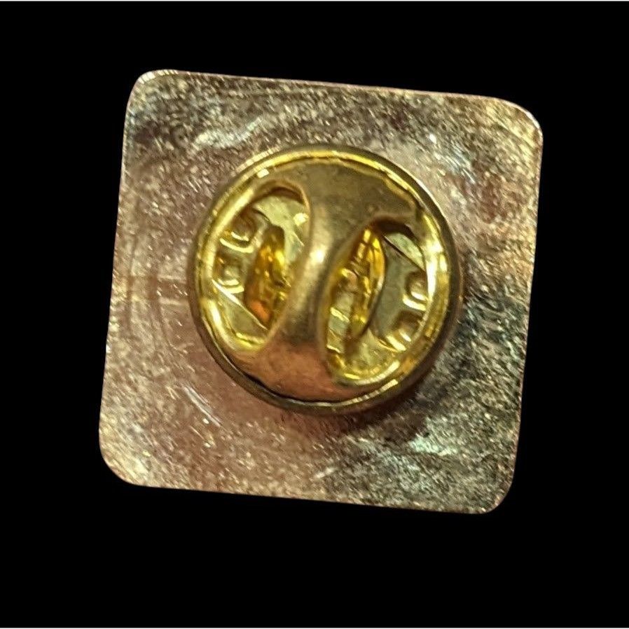 Motorola Vintage Motorola Six Sigma White And Gold Tone Lapel Pin Size ONE SIZE - 2 Thumbnail