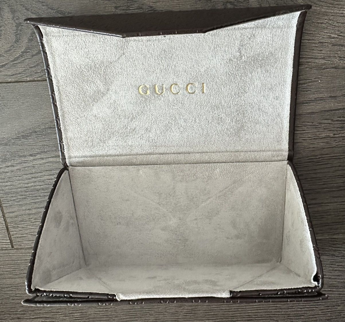 Gucci Authentic Large Gucci Sunglasses Case Size ONE SIZE - 6 Thumbnail
