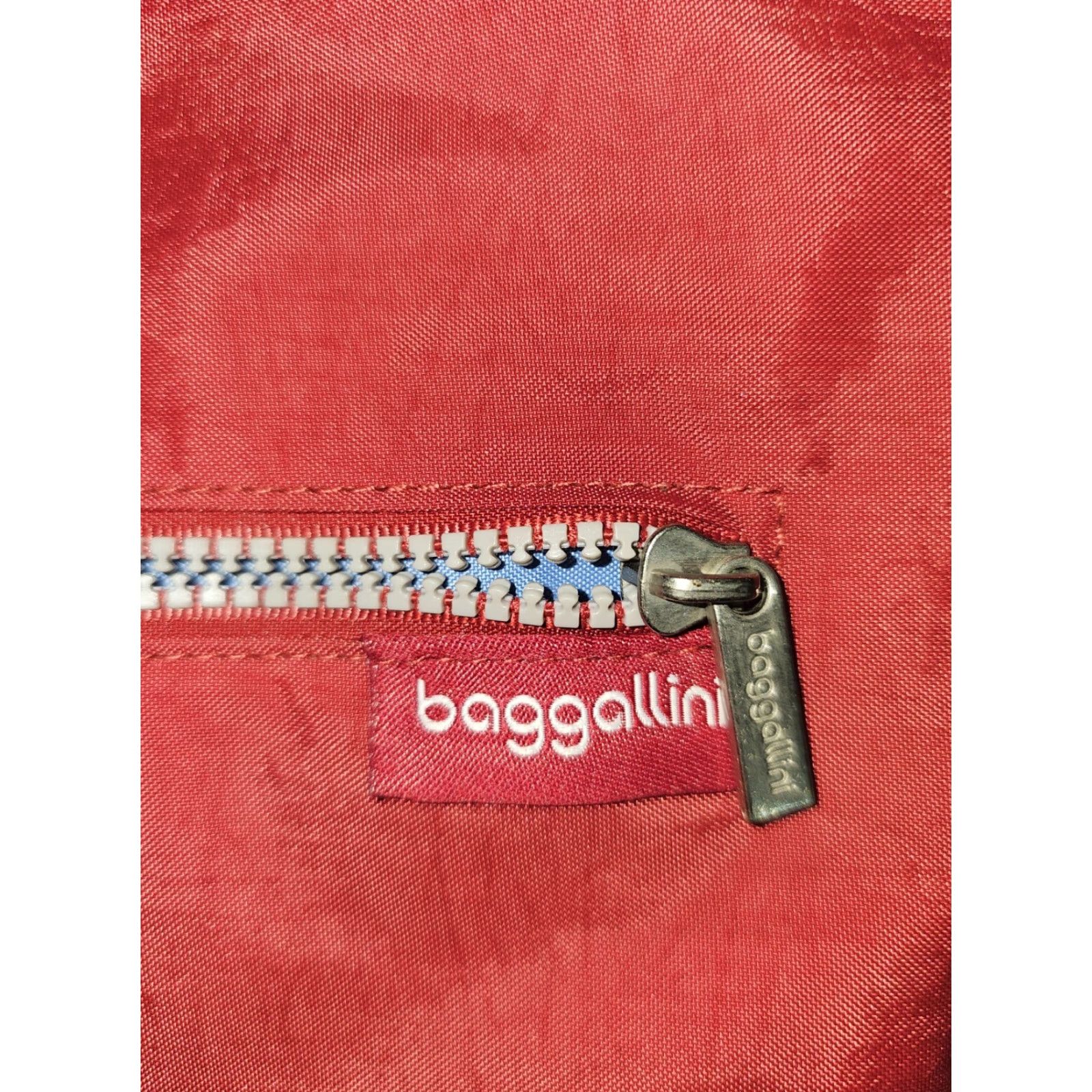 Vintage baggallini Signature Red Nylon Crossbody Bag Medium Blue Lining Size ONE SIZE - 3 Thumbnail