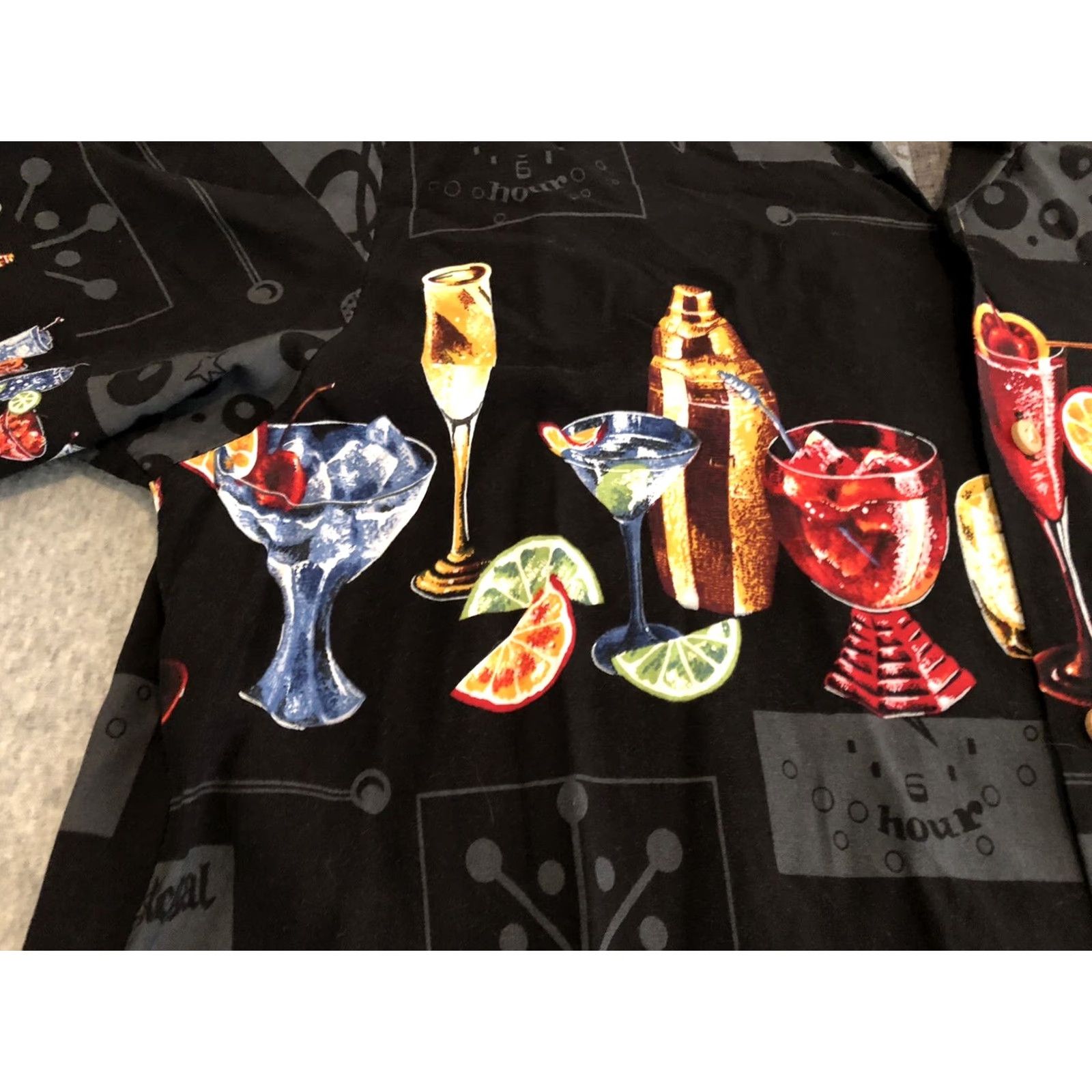 Paradise Found Paradise Found Shirt Hawaiian Rayon Aloha Happy Hour Cocktails Drinks Men XL Black Short Sleeve Button-Up Mens Size US XL / EU 56 / 4 - 3 Thumbnail