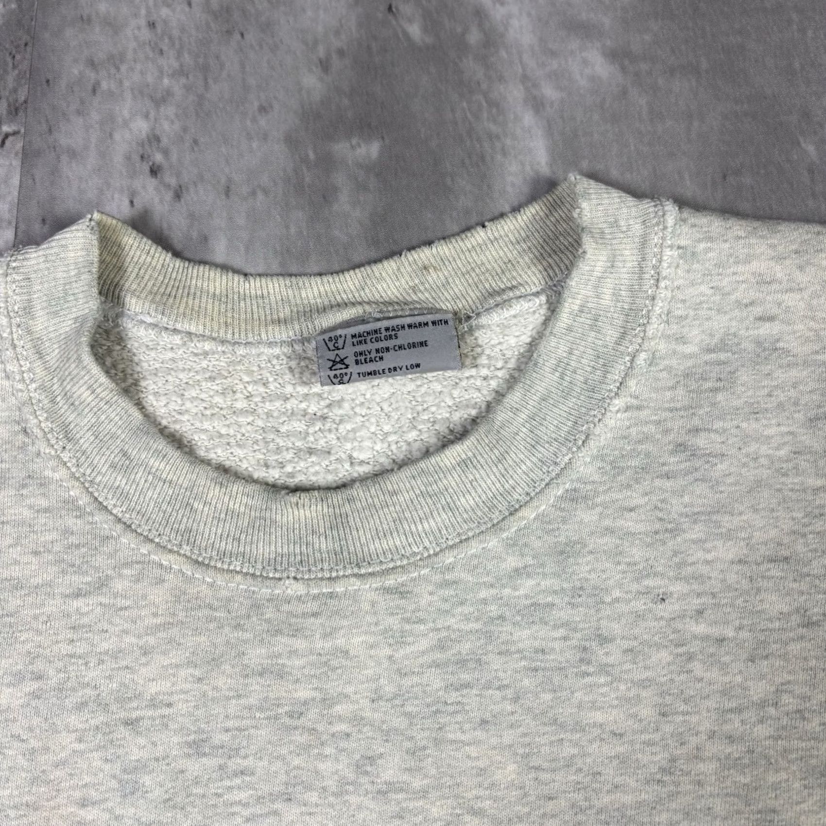 Vintage VINTAGE 90s Bloomsburg University Sweatshirt Gray Pullover Distressed Mens sz Lg Sweatshirt Size US L / EU 52-54 / 3 - 4 Thumbnail
