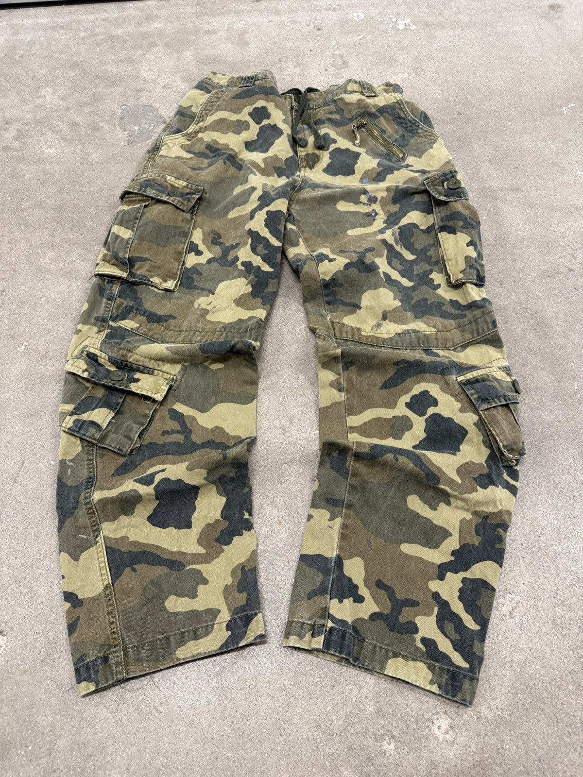 FUSAI VINTAGE FUSAI JAPAN Y2K ARCHIVE MULTIPOCKET CARGO SHORTS 