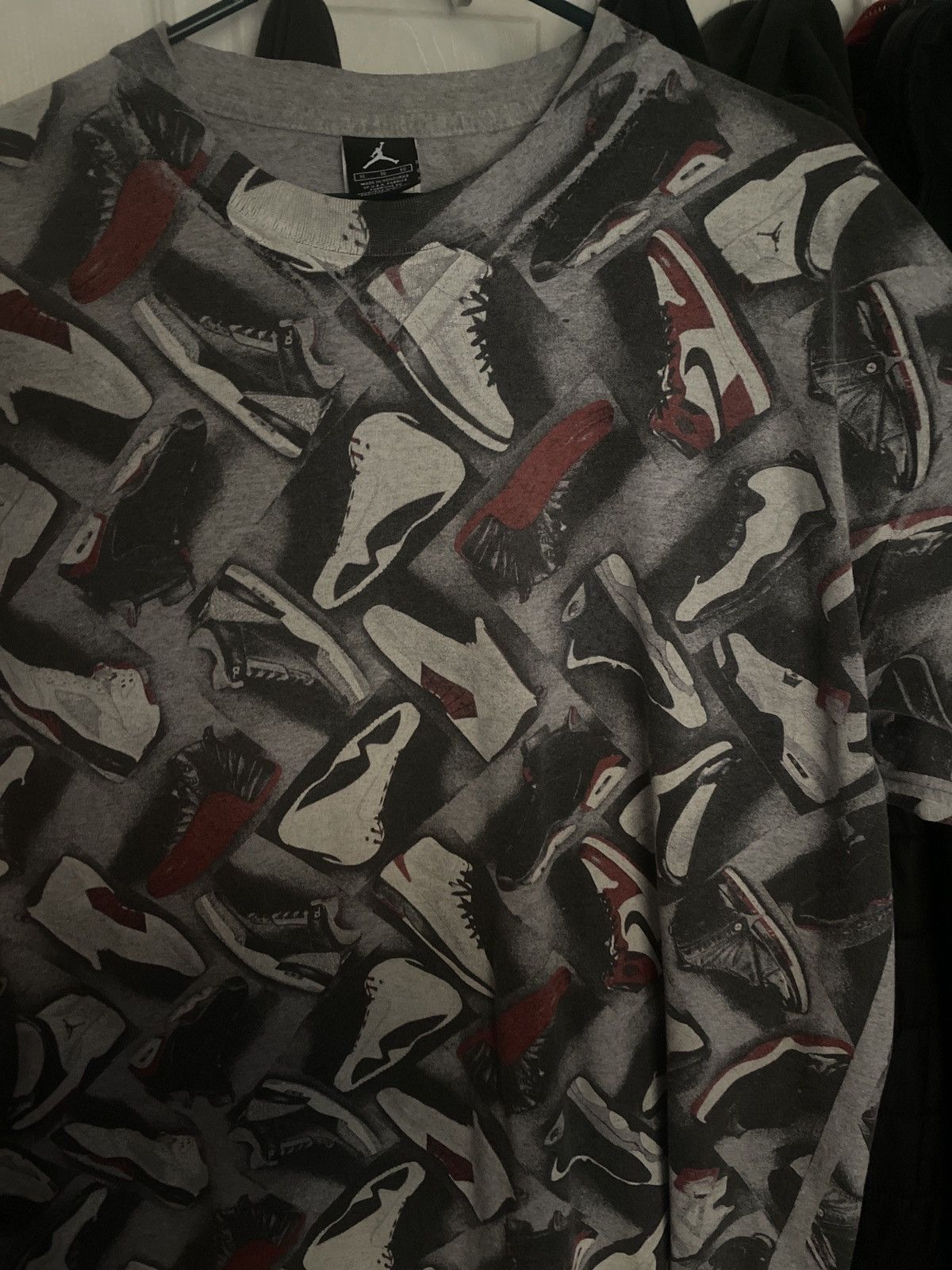 Other Vintage Nike Air Jordan All Over Print Sneaker T-Shirt Grey Size US XL / EU 56 / 4 - 3 Thumbnail