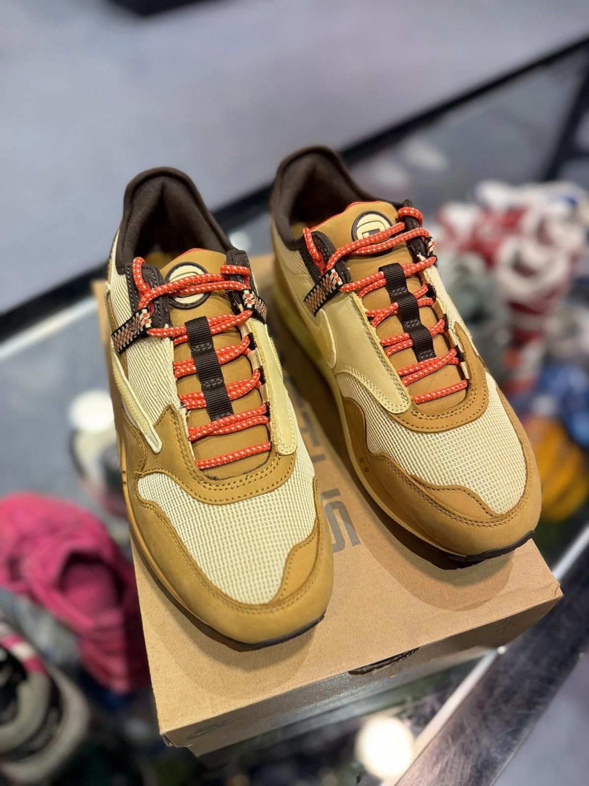 Nike Nike Air Max 1 Cactus Jack Travis Scott Wheat Size 10.5 DS Size US 10.5 / EU 43-44 - 5 Thumbnail