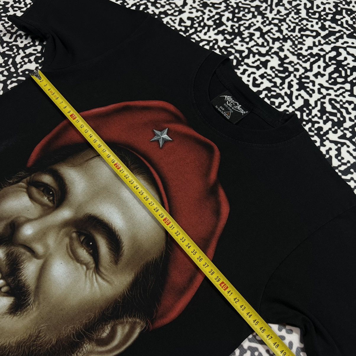 Vintage Vintage 00s Che Guevara Revolution Band Style Face T-shirt Size US S / EU 44-46 / 1 - 15 Thumbnail