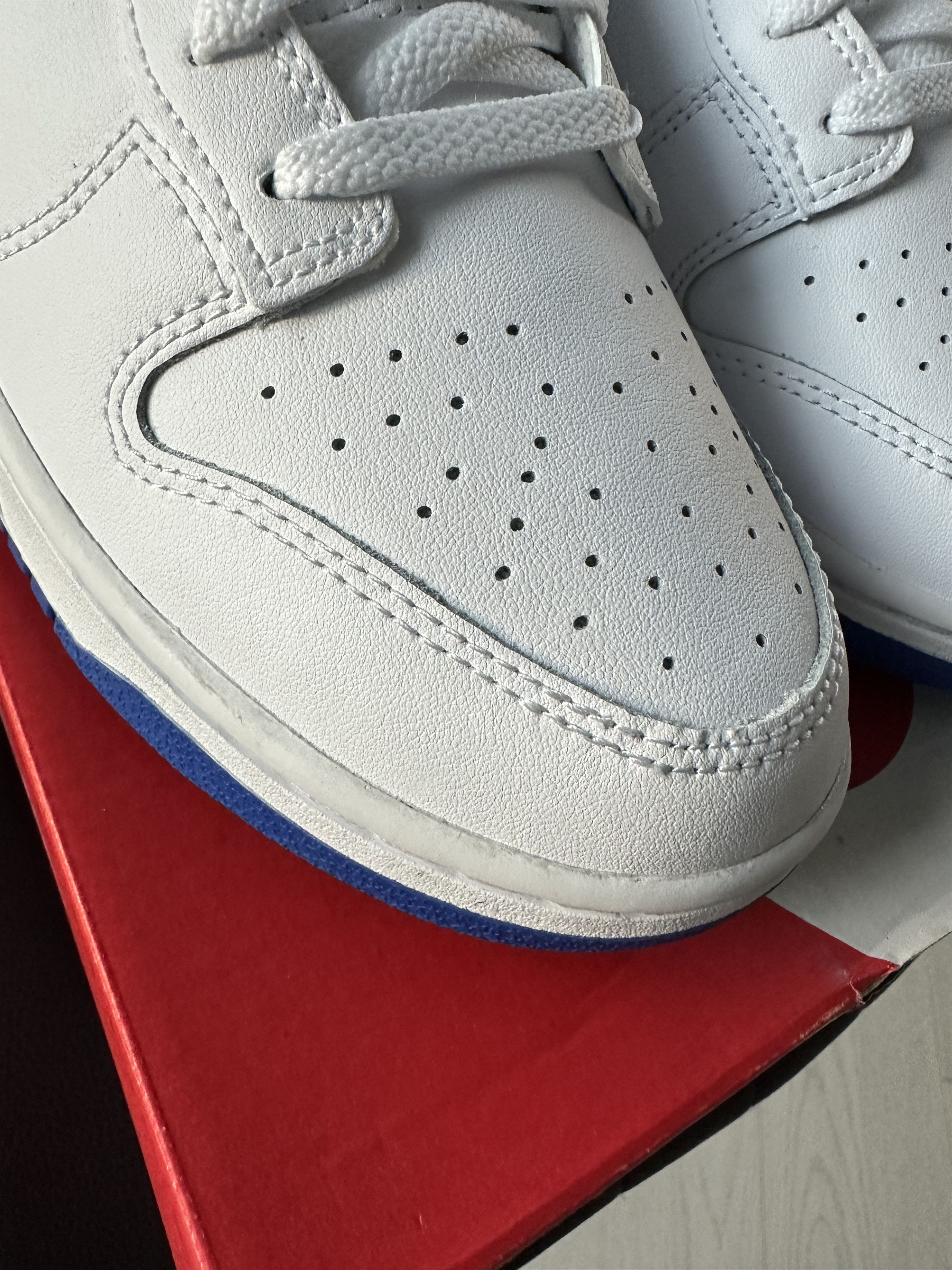 Nike NIKE DUNK LOW RETRO "HYPER ROYAL" Size US 9.5 / EU 42-43 - 2 Thumbnail