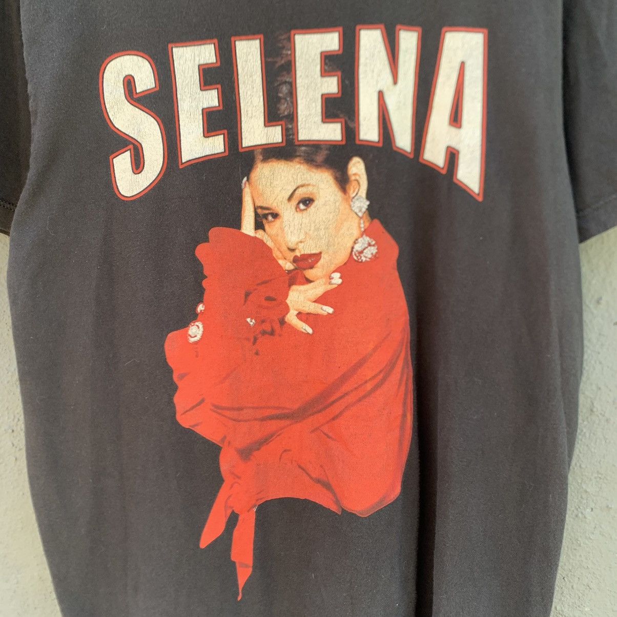 Band Tees Thrashed Faded Selena Singer Tee Size US L / EU 52-54 / 3 - 2 Thumbnail