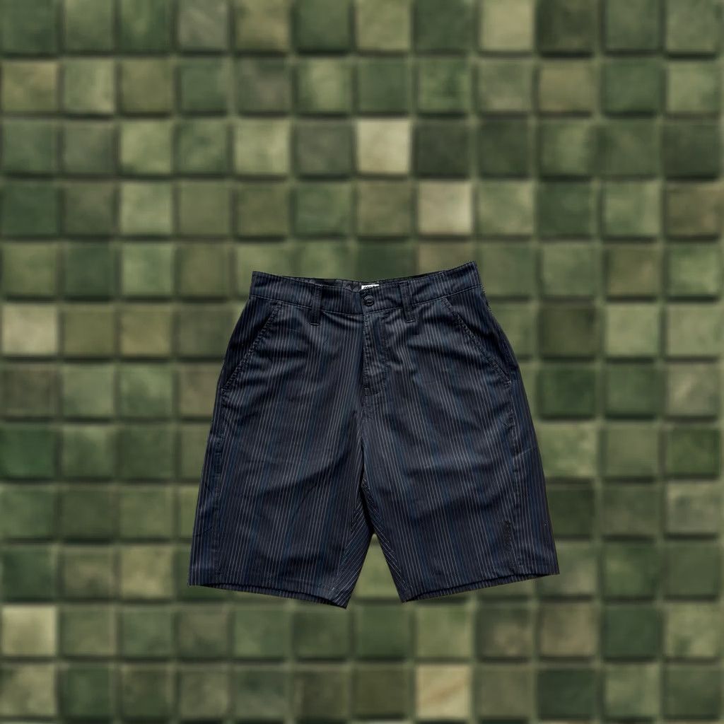 Oakley VINTAGE Oakley Shorts Men Darck Blue 31 Chino 90s Streetwear Logo Pockets Casual Size US 29 - 1 Thumbnail