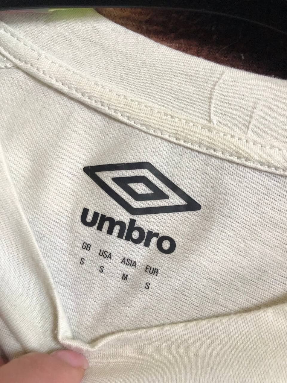 Umbro Umbro England League O2 Jersey T Shirt Y2K Vintage Size US S / EU 44-46 / 1 - 2 Thumbnail