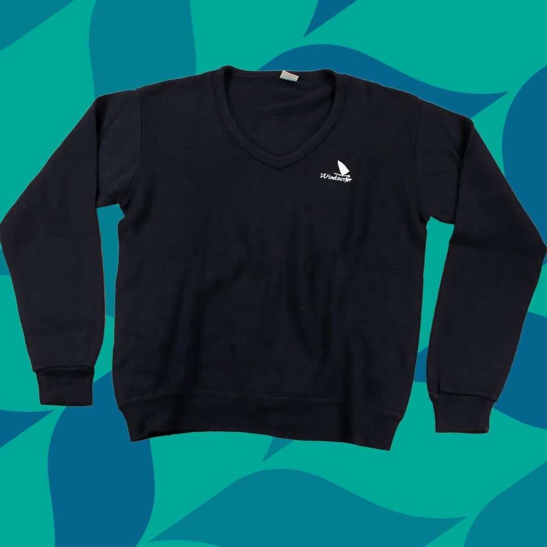 Champion VINTAGE Champion blue bar v-neck Sweater Men MEDIUM Rayon Acrylic Embroidered windsurfer Size US M / EU 48-50 / 2 - 1 Thumbnail