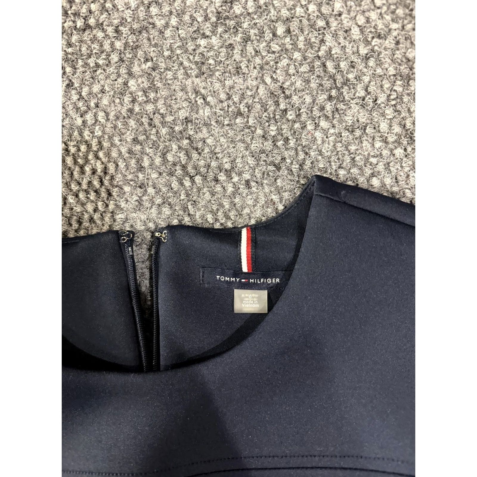 Tommy Hilfiger Tommy Hilfiger Dress Womens 6 Navy Blue Sleeveless Sheath Pencil Gold Button Dress Size M / US 6-8 / IT 42-44 - 5 Thumbnail