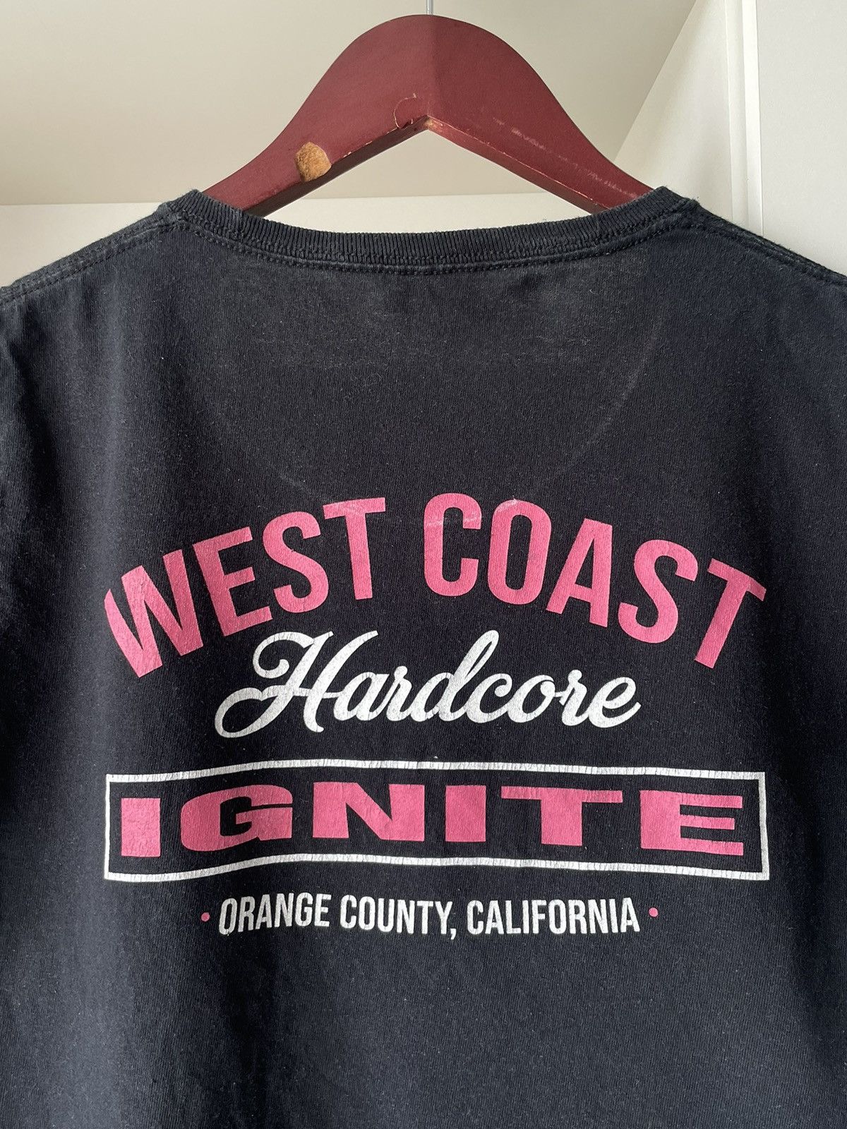 Band Tees × Vintage Vintage Hardcore Ignite Band T-Shirt Promo Pink Logo RARE Size US S / EU 44-46 / 1 - 5 Thumbnail