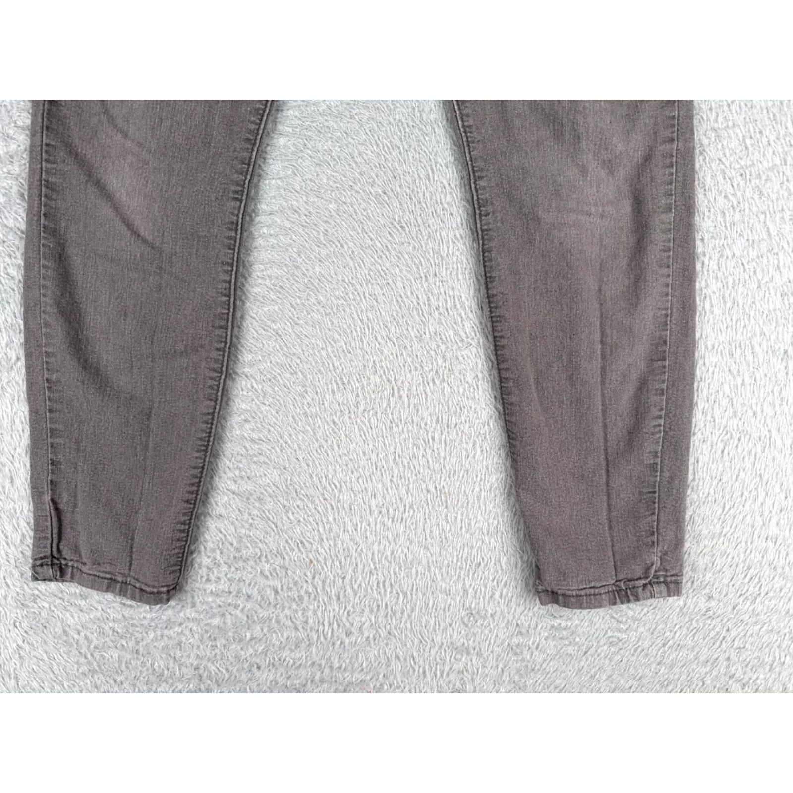 Forever 21 FOREVER 21 Jeans Womens 27 Gray Denim Tapered Cotton Blend Low Rise 27x26 Distressed 5-Pocket Design Regular Inseam 26 in Mens? Size 27" / US 4 / IT 40 - 2 Thumbnail