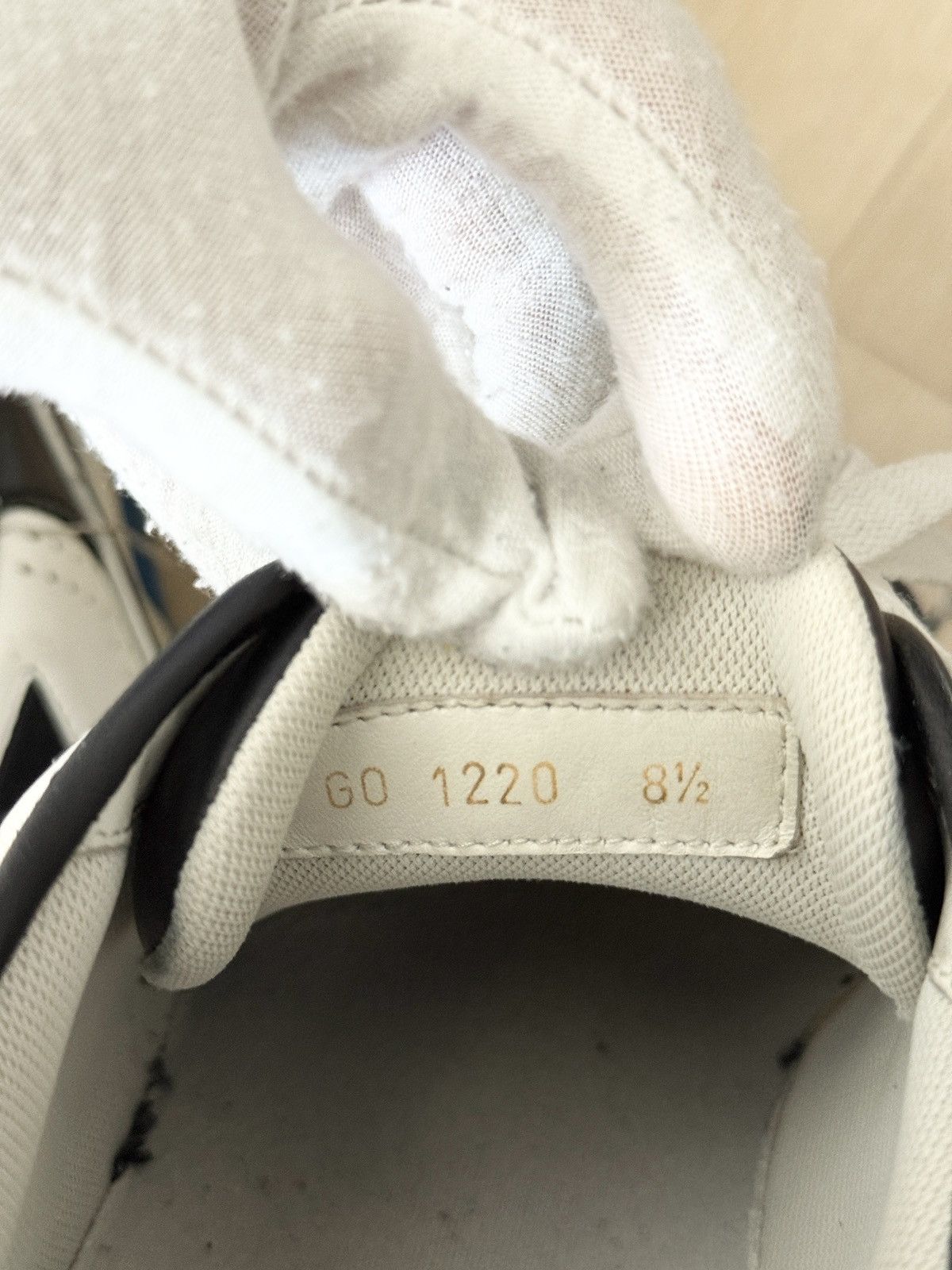 Louis Vuitton STEAL! Louis Vuitton Trainer Virgil Abloh White Black Blue Size US 8.5 / EU 41-42 - 12 Thumbnail