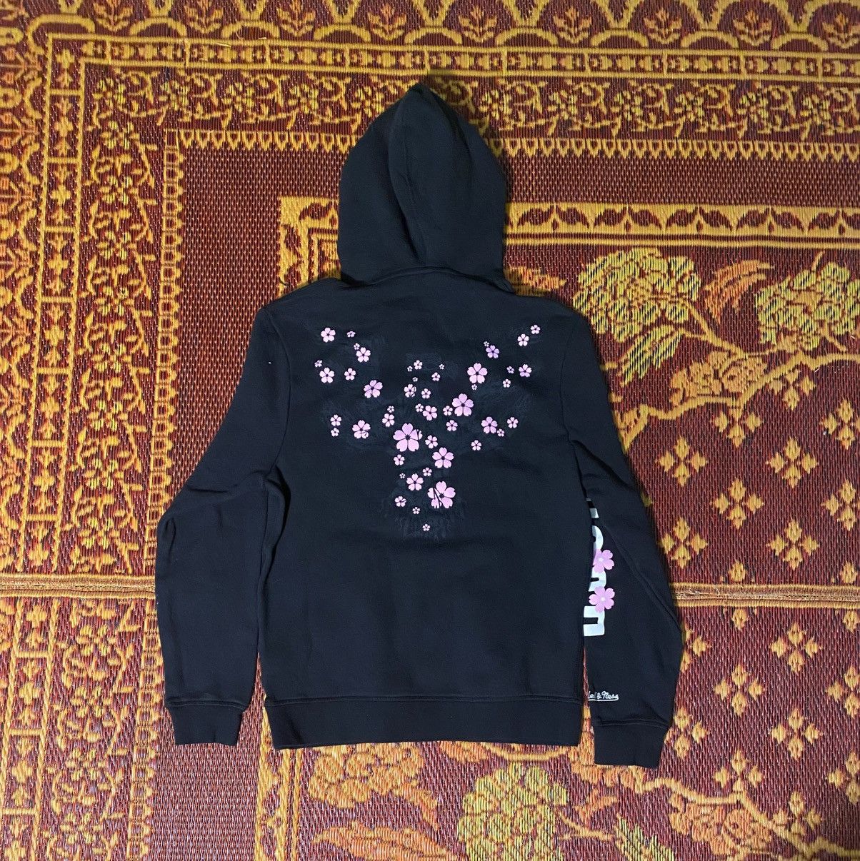Mitchell & Ness Mitchell & Ness D.C. United Cherry Blossom Hoodie Size US S / EU 44-46 / 1 - 3 Thumbnail