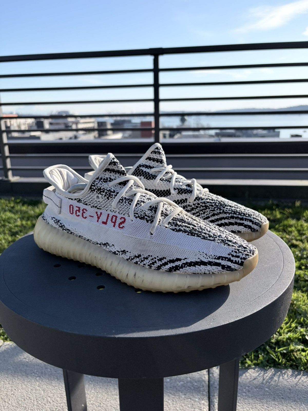 Adidas × Kanye West Adidas Yeezy Boost 350 V2 Zebra Size US 10 / EU 43 - 2 Thumbnail