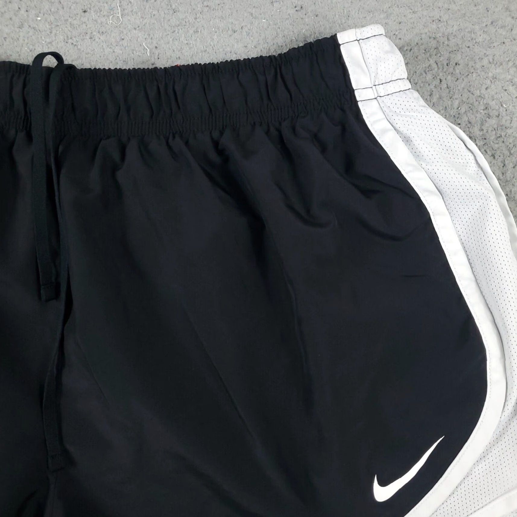 Nike Nike Shorts Womens XL Black Swoosh Dri Fit Track Running Active Ladies Size 40" / US 18 - 3 Thumbnail