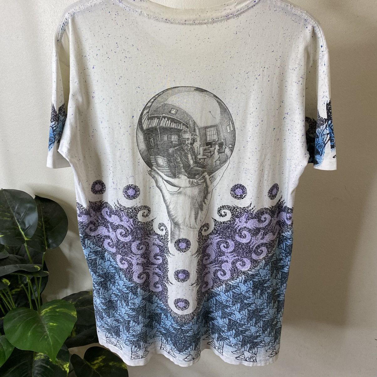 Vintage Vintage 90s M.C. Escher Andazia all-over print Art T shirt Size US L / EU 52-54 / 3 - 6 Thumbnail