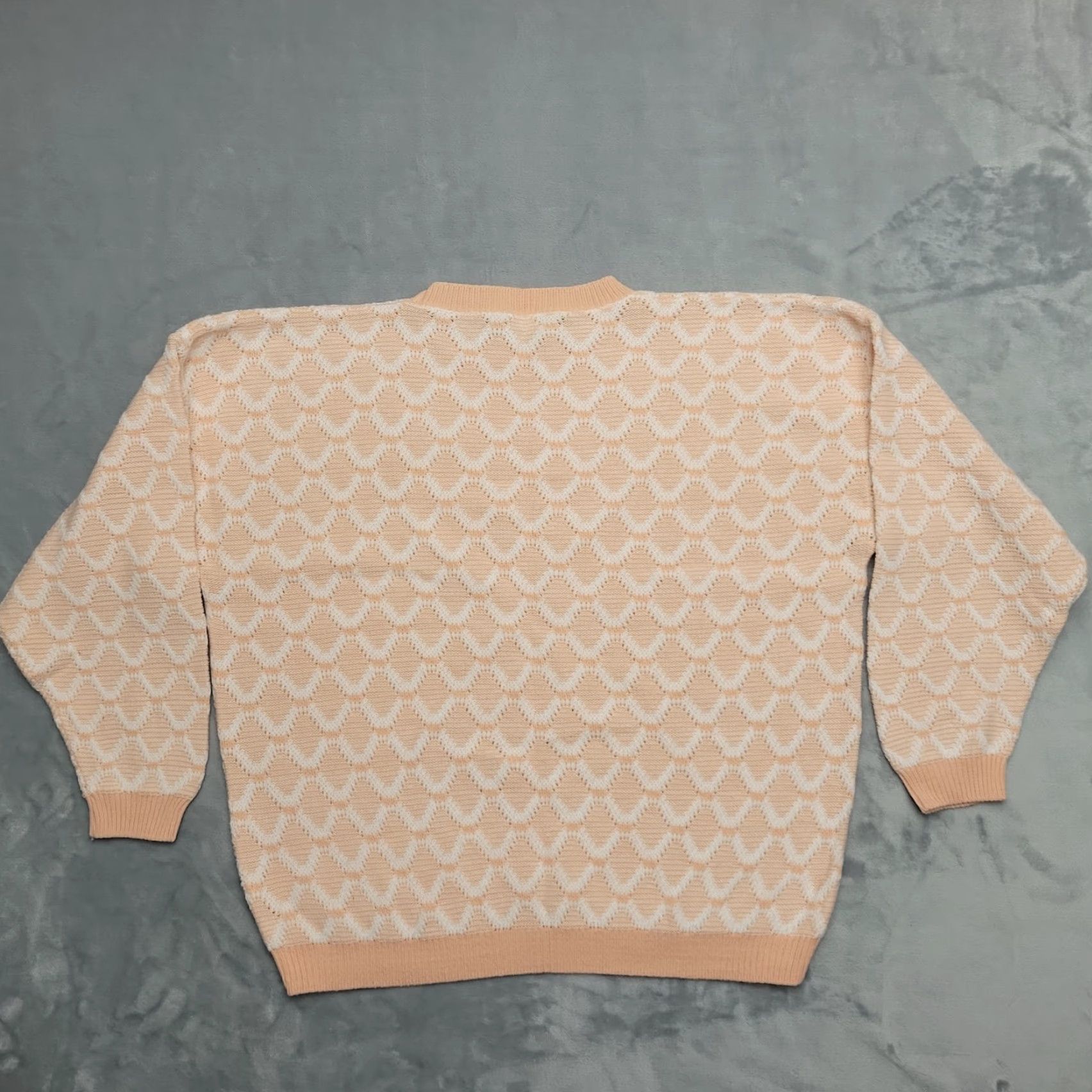 Vintage VTG Jolie Womens 22W Peach White Knit Geometric Pullover Crew Neck Long Sleeve Casual Made in USA Mens? No. Size 3XL / US 20-22 - 6 Thumbnail