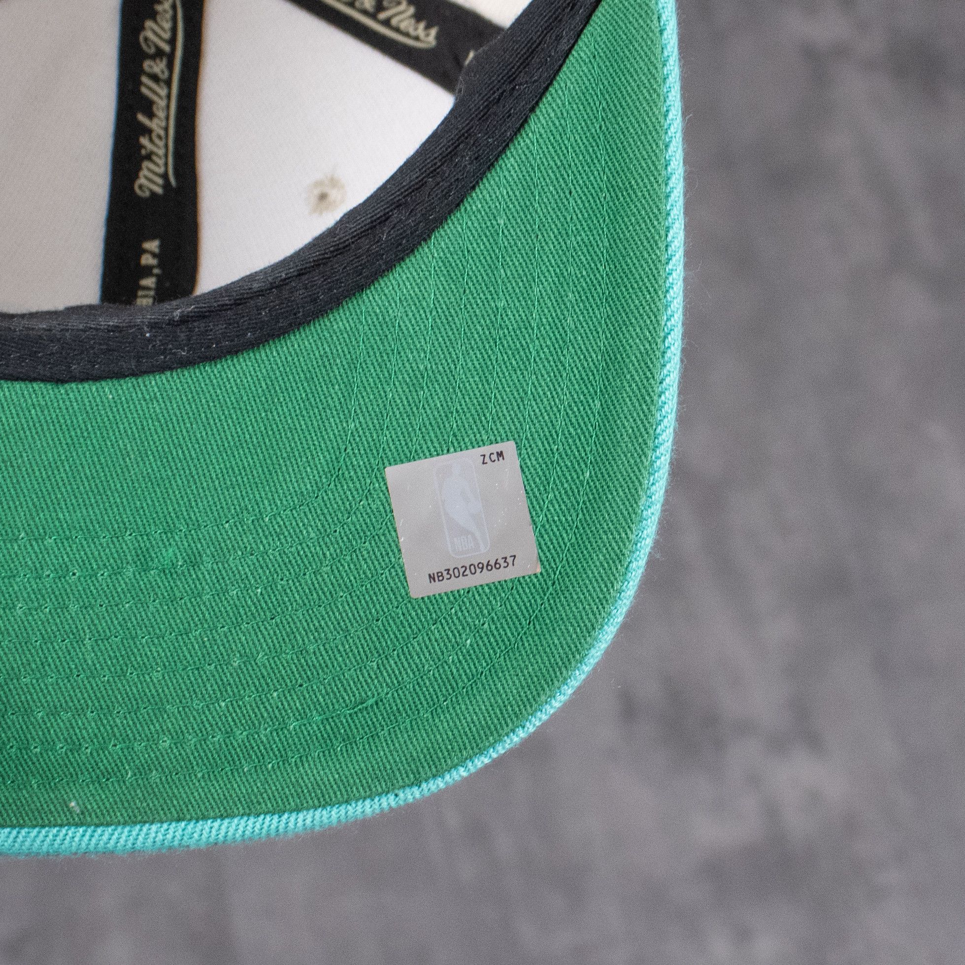 Mitchell & Ness Mitchell & Ness Vancouver Grizzlies Snapback Cream Hat Size ONE SIZE - 8 Thumbnail
