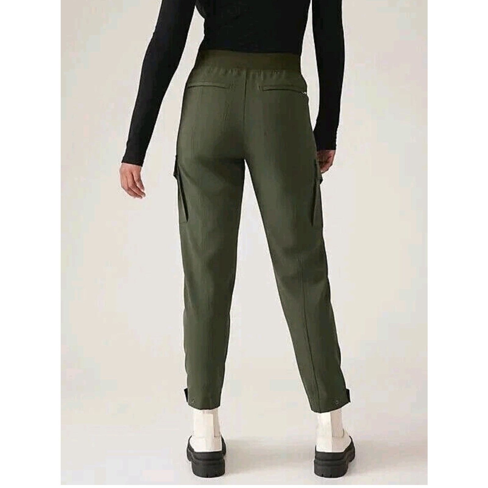 Athleta Athleta Endless Cargo High Rise Jogger Pants Aspen Olive 14 Size 36" / US 14 / IT 50 - 3 Thumbnail