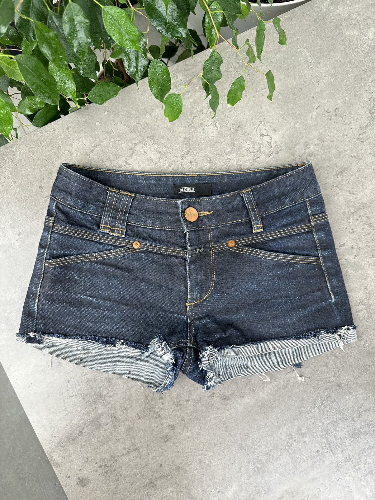 CLOSED Closed Marithe Francois Gibraud Denim Shorts Size 26" / US 2 / IT 38 - 1 Thumbnail