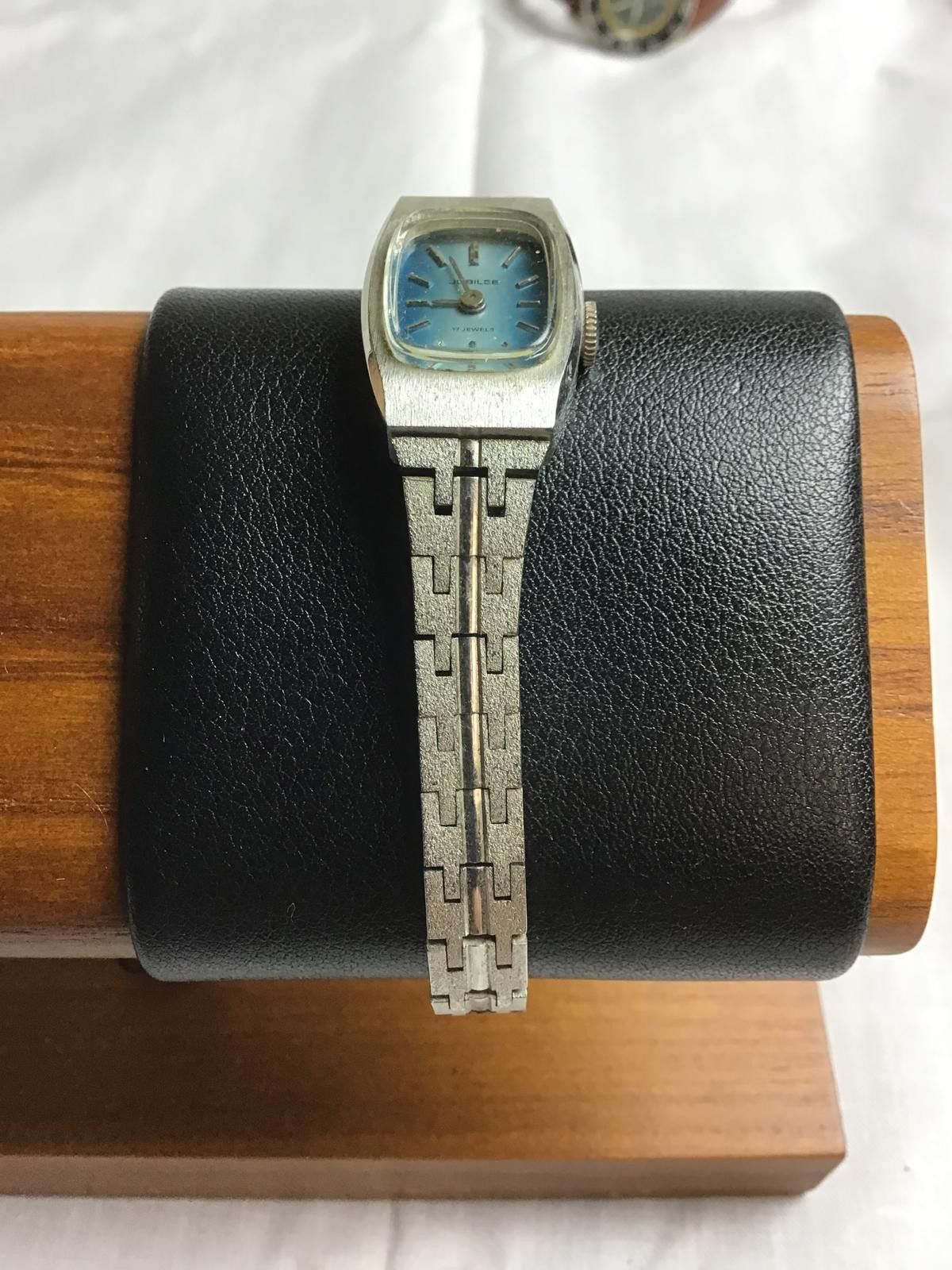 Other Vintage Jubilee 17 Jewels Ladies Wristwatch with Blue Dial Size ONE SIZE - 3 Thumbnail