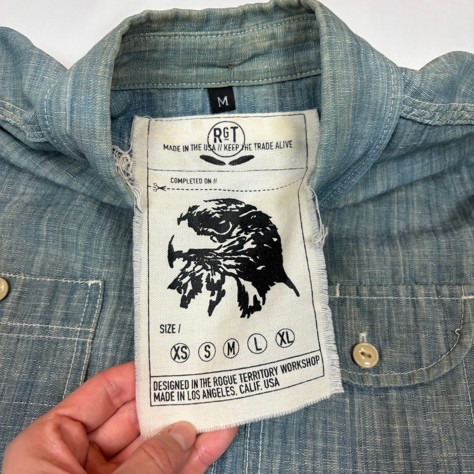Rogue Territory Work Shirt Men's Medium Chambray Selvedge