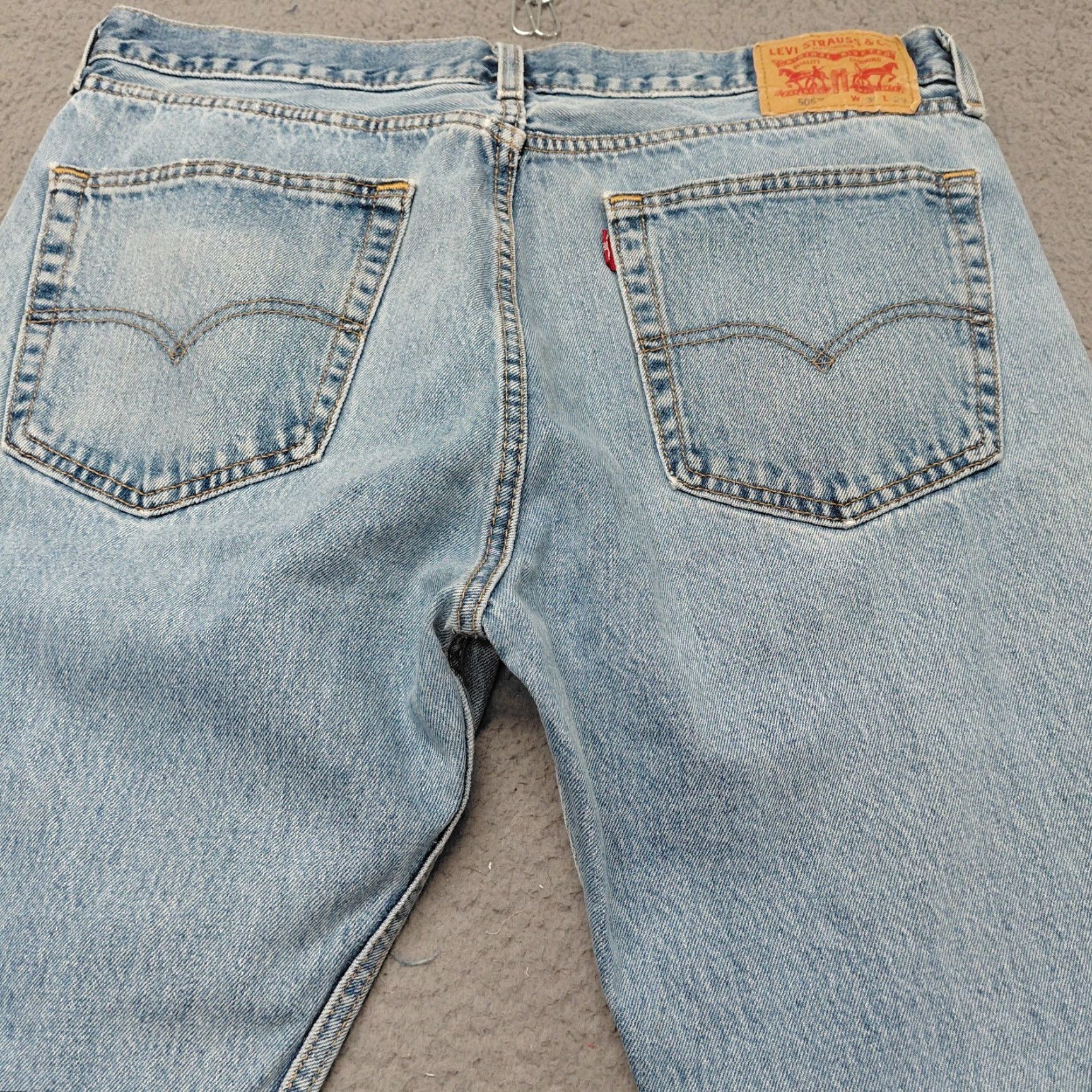 Levi's Levi's 505 Jeans Men's Regular Blue Straight Light Wash Denim Pants 36x29 Belt Loops 5-Pocket Size US 36 / EU 52 - 3 Thumbnail