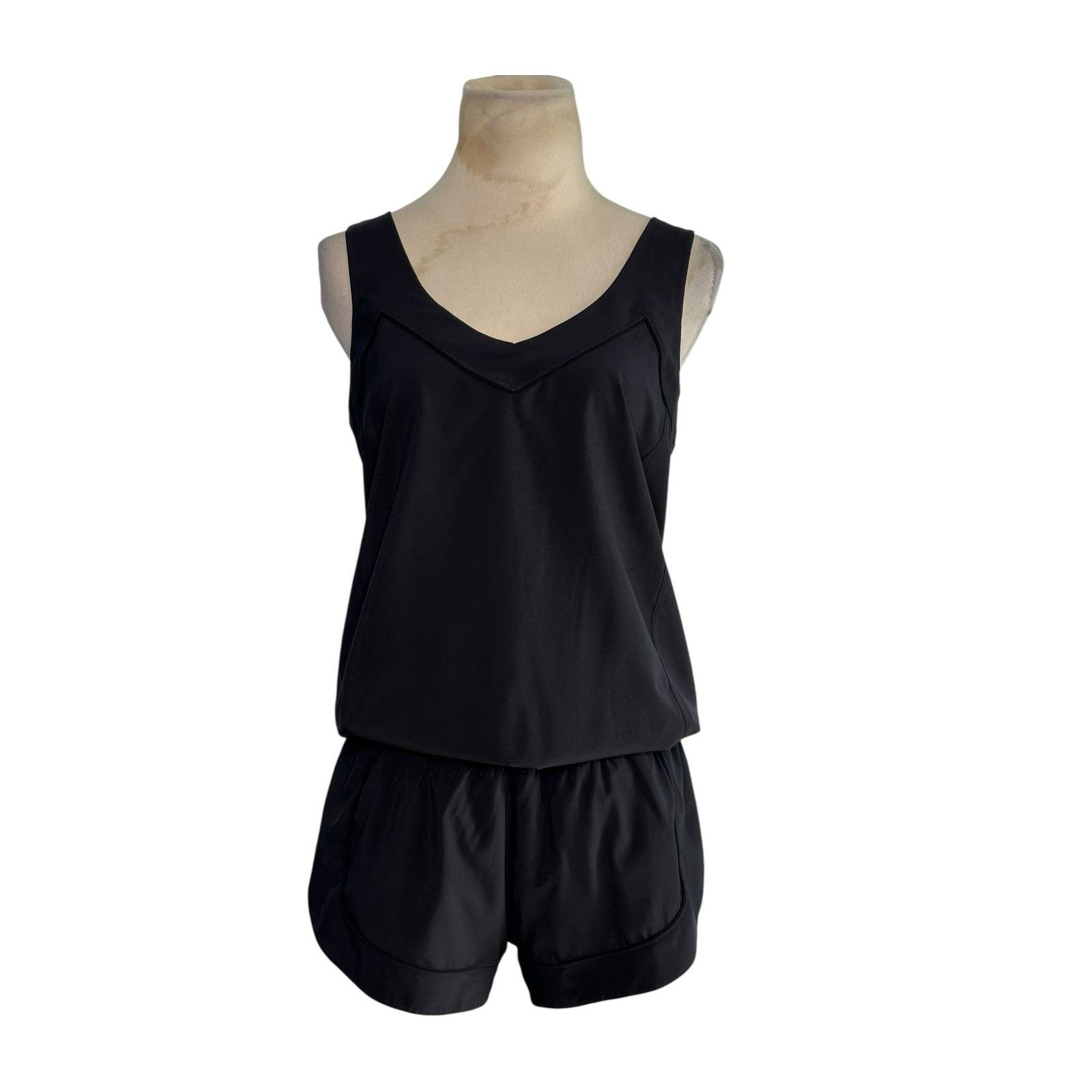 Lululemon Lululemon Speedy Runsie Open Back Romper size 6 Size 28" / US 6 / IT 42 - 1 Thumbnail