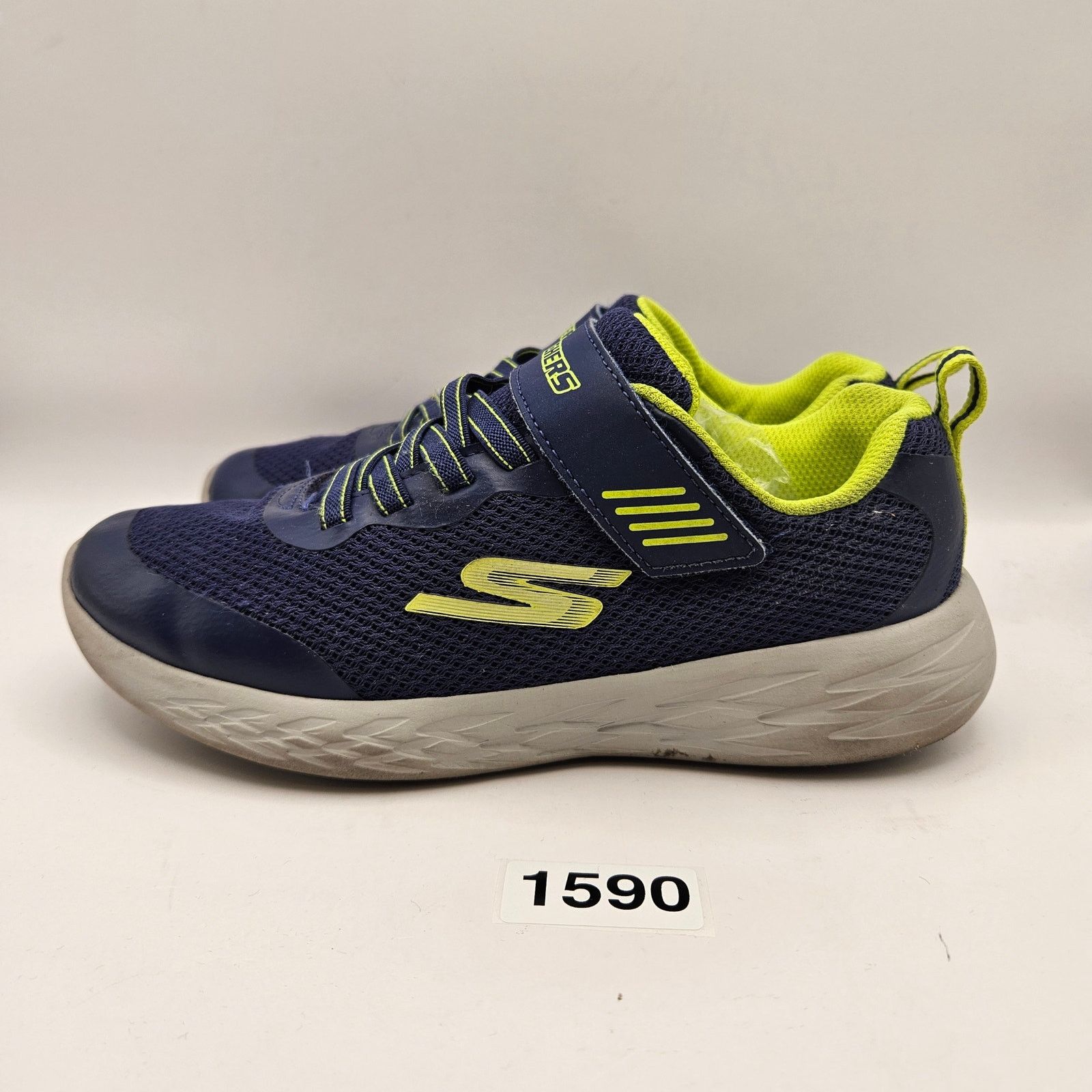 SKECHERS SKECHERS USA KIDS 4 ACTIVE RUNNING SHOES USED NAVY/NEON GRN Size US 4 / IT 34 - 2 Thumbnail