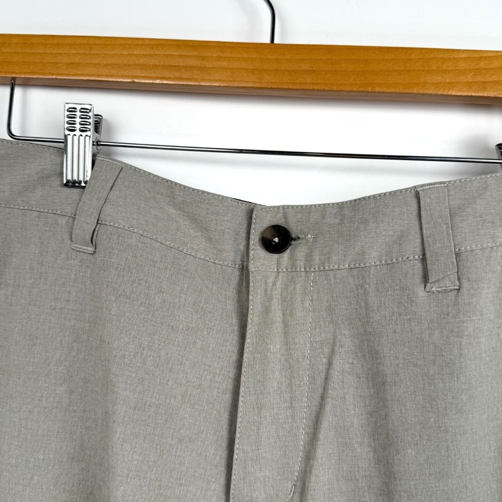 Vuori Vuori Aim Pants Mens 33 Chino Performance Golf Stretch V431 Gray Size US 33 - 4 Thumbnail
