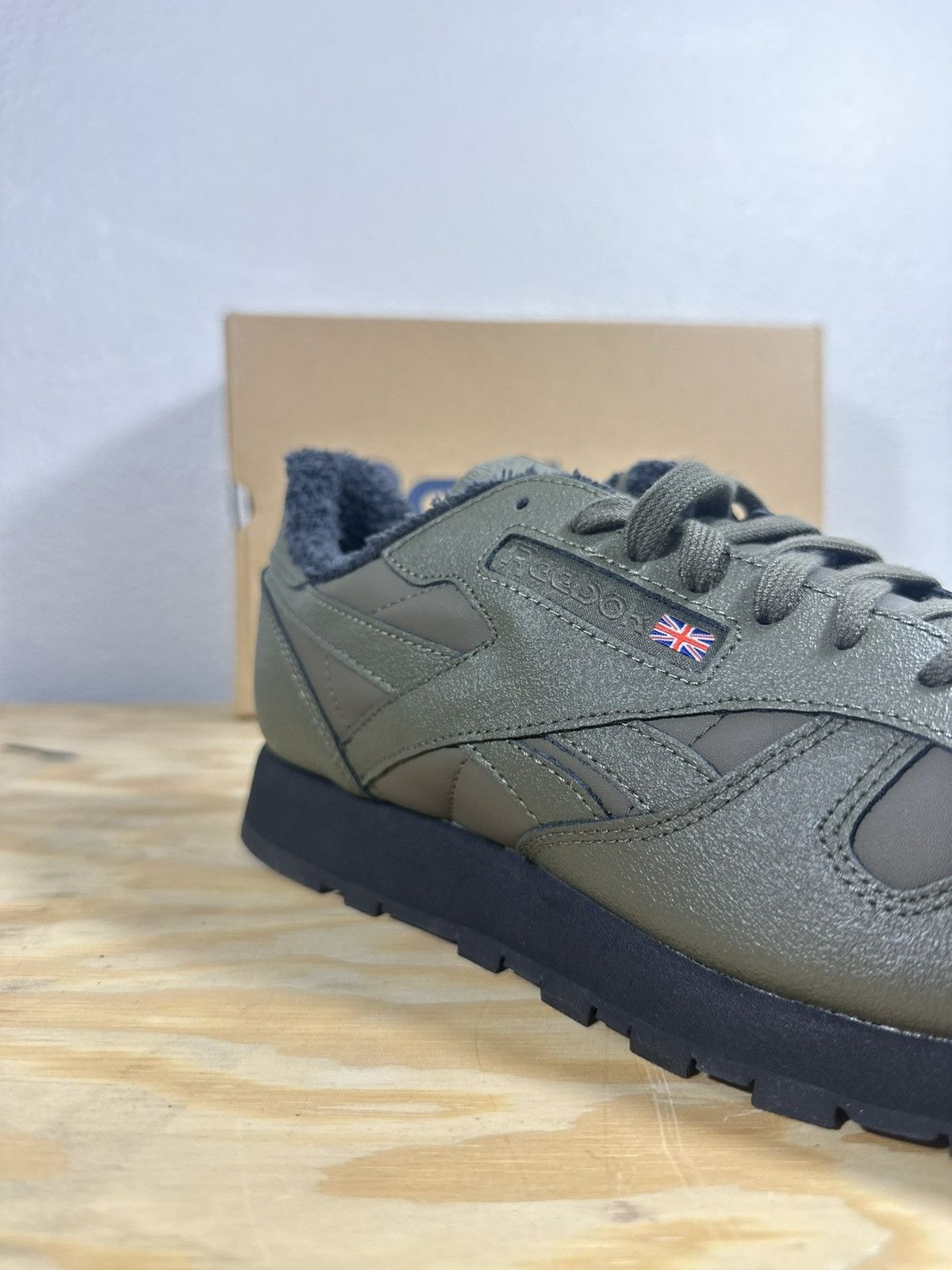 Reebok Reebok Classic Leather/Sherpa Mens Green Size US 9.5 / EU 42-43 - 3 Thumbnail