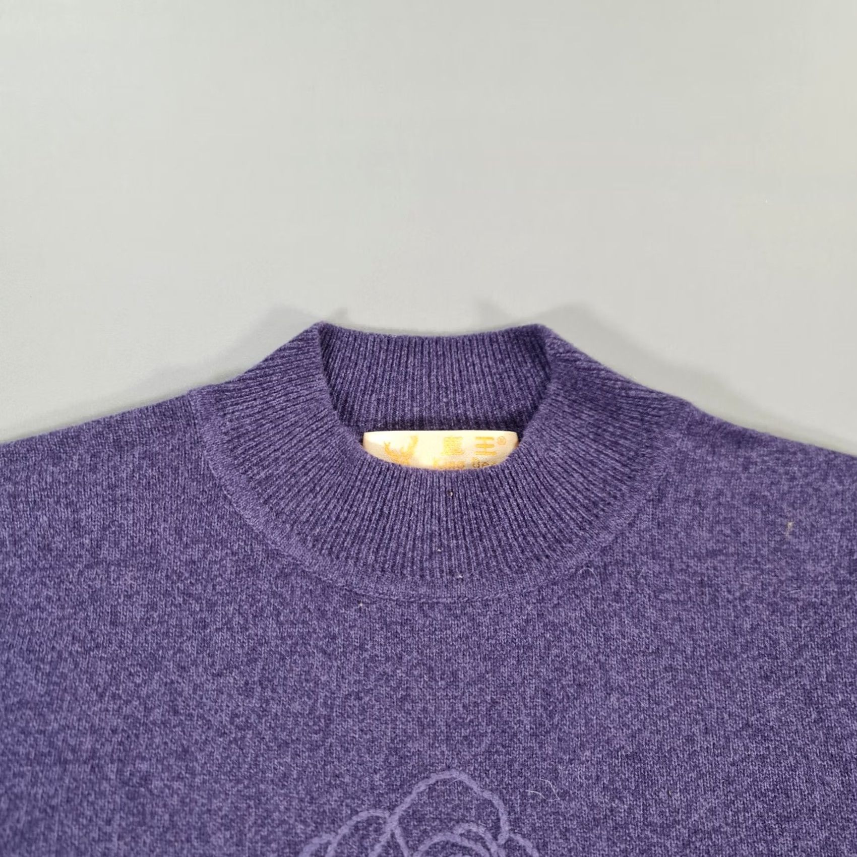 Vintage King Deer Womens Cashmere Jumper Purple Small Short Sleeve Mock Neck Embroidered Floral Knit Pullover Size S / US 4 / IT 40 - 2 Thumbnail