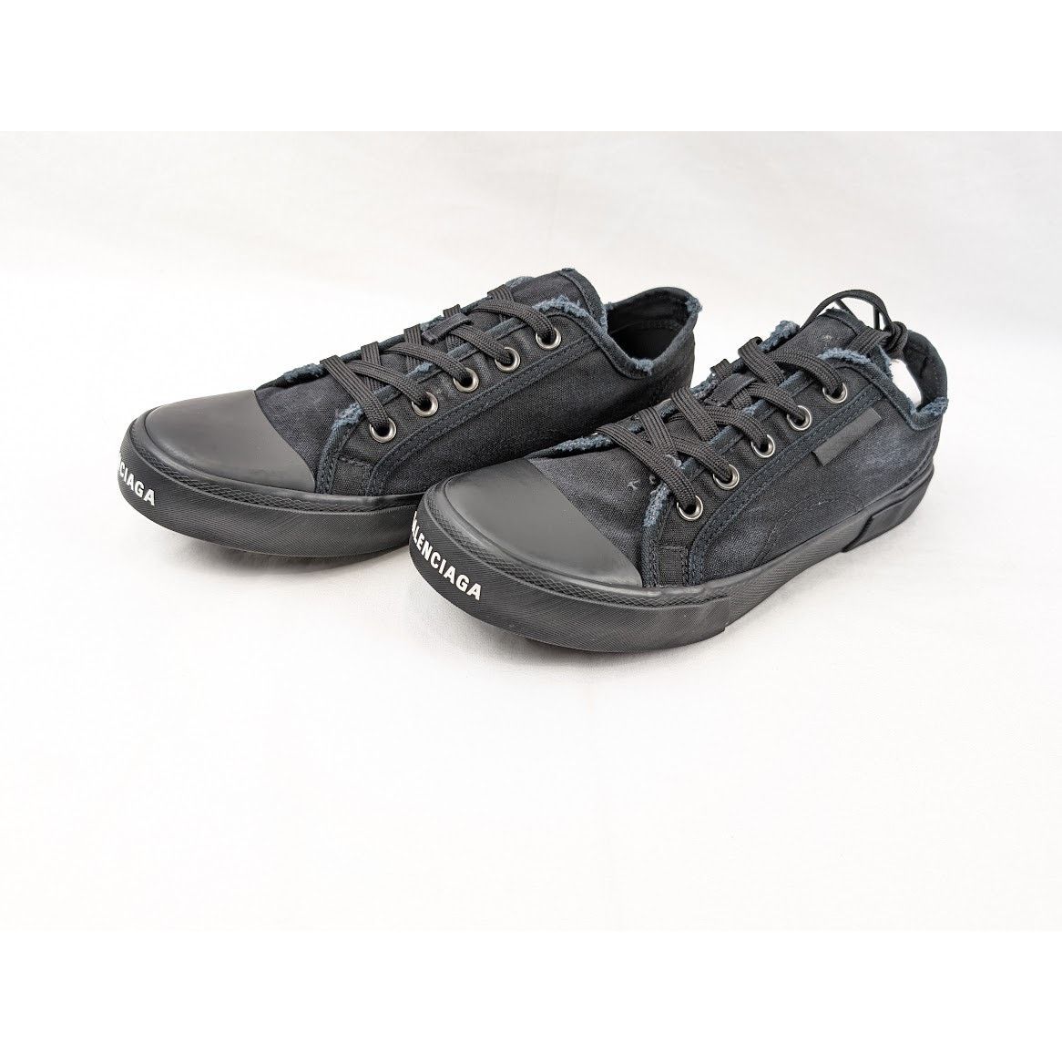 Balenciaga o1rshd1 Low MNC Destroy Paris Low Top Sneakers in Black Size US 9 / EU 42 - 16 Thumbnail