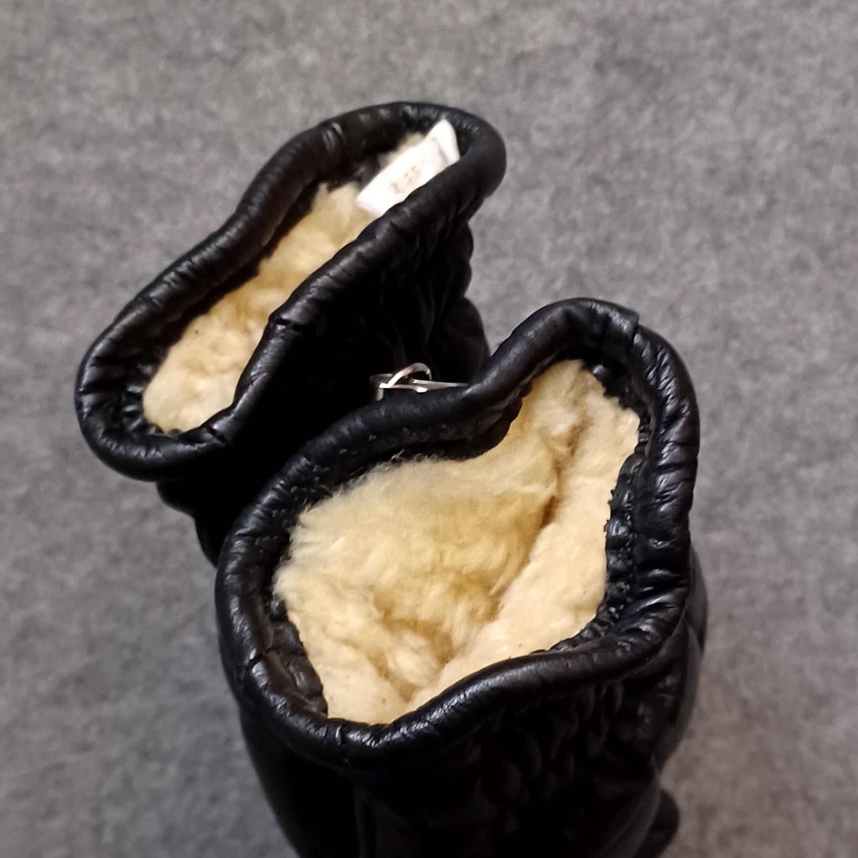 Vintage Leather Gloves Womens S Black Wool Sherpa Lined Puffer Ski Motorcycle Ladies Size ONE SIZE - 8 Thumbnail