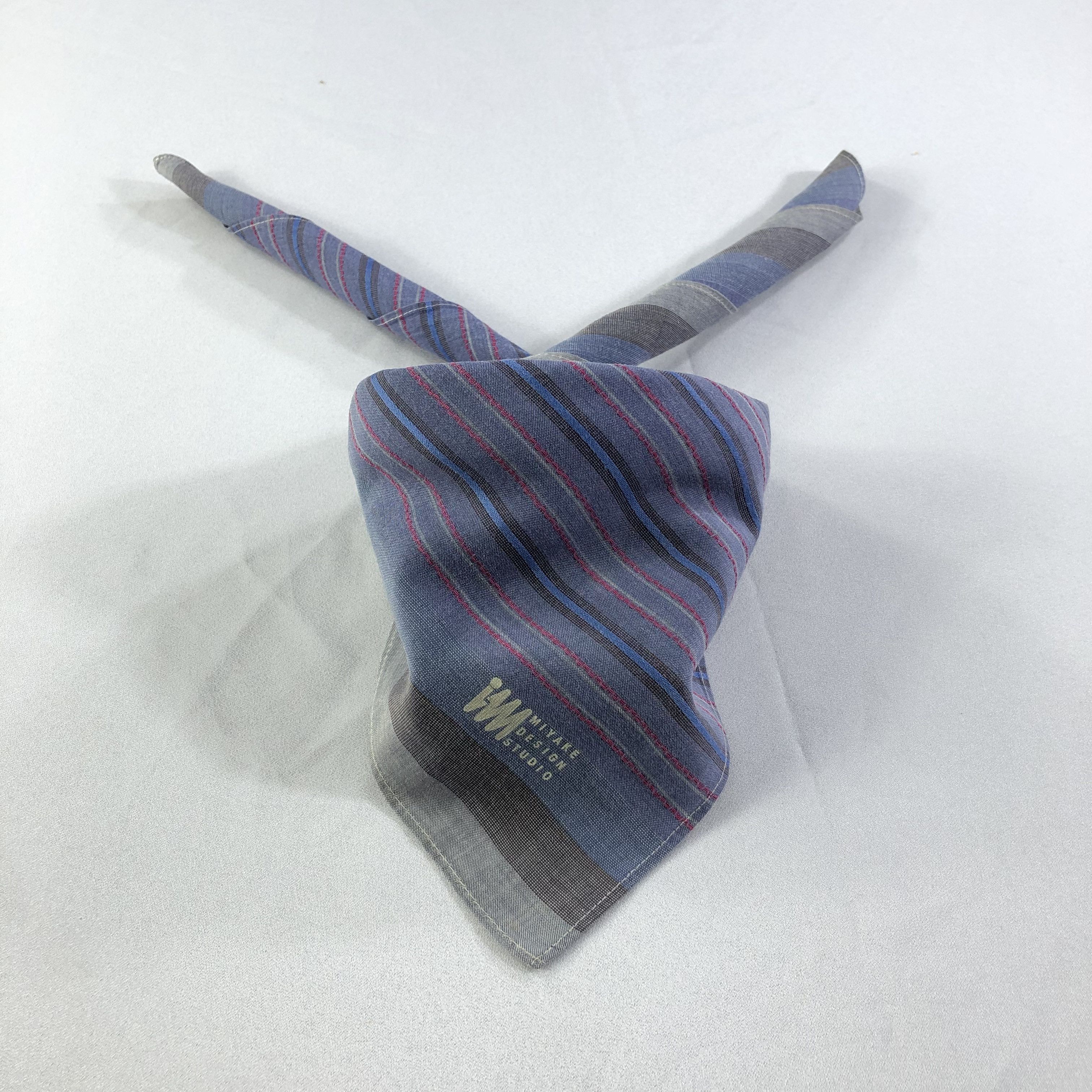 Issey Miyake Issey Miyake Handkerchief Neckerchief Bandana H2072 Size ONE SIZE - 1 Thumbnail