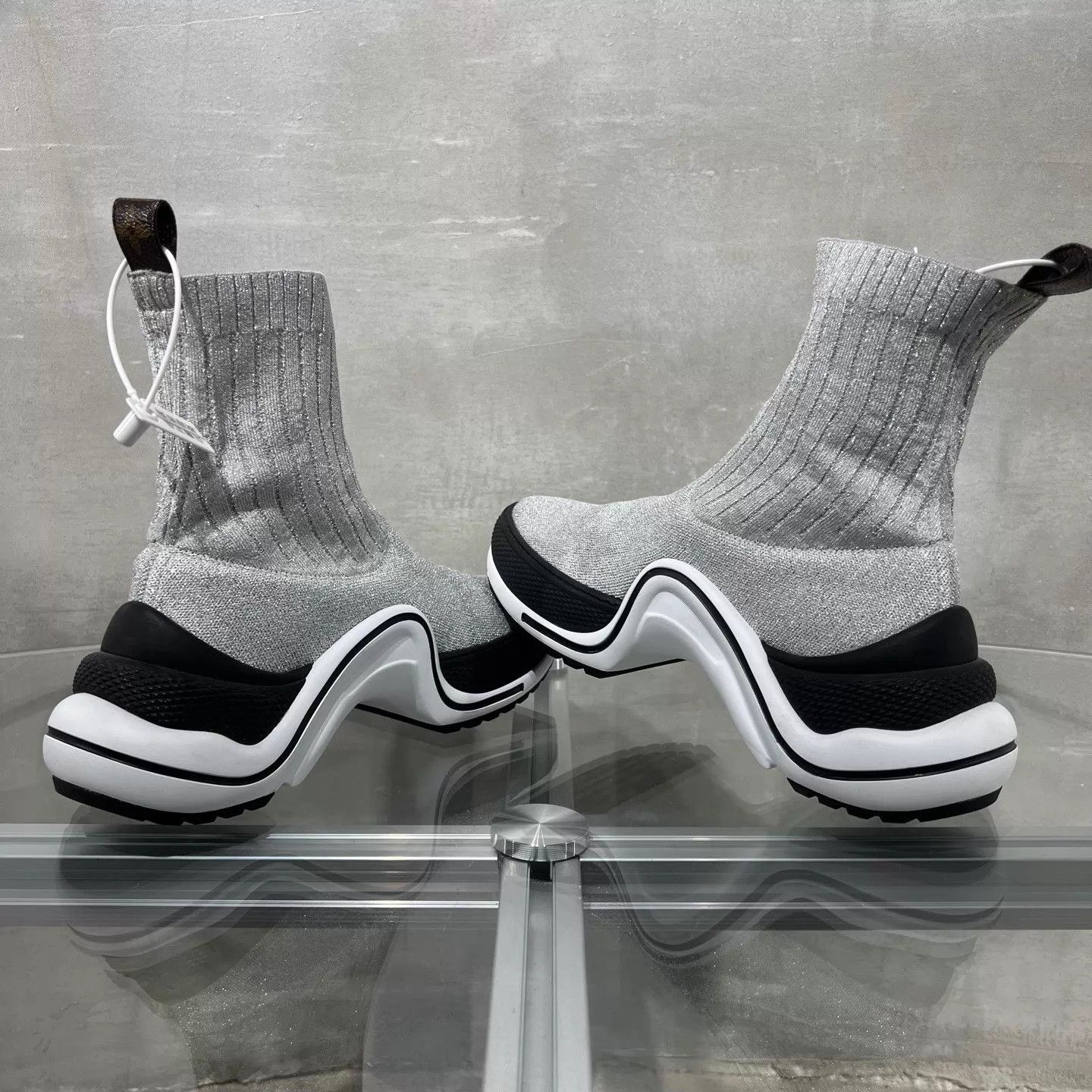Louis Vuitton LV Archlight Wht Gry High-Top Sock Sneaker UK2/36 Size US 4.5 / IT 34.5 - 5 Thumbnail