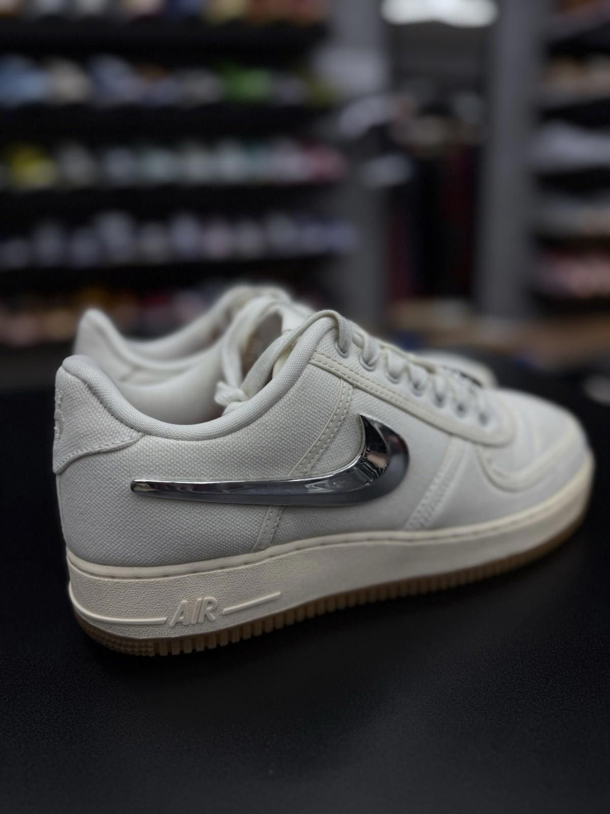 Nike Size 9.5 - Nike Air Force 1 x Travis Scott Sail 2018 Size US 9.5 / EU 42-43 - 3 Thumbnail