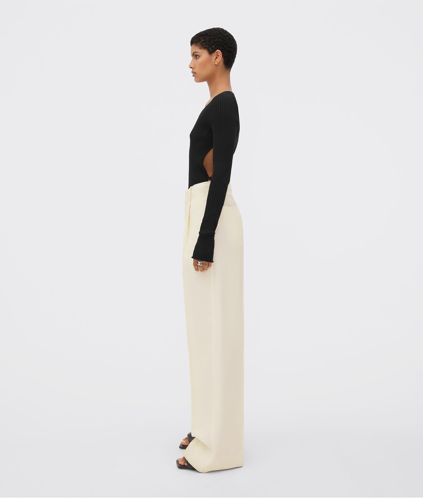 Bottega Veneta o1n1vont1224 Trouser in Sea Salt Size 26" / US 2 / IT 38 - 2 Thumbnail