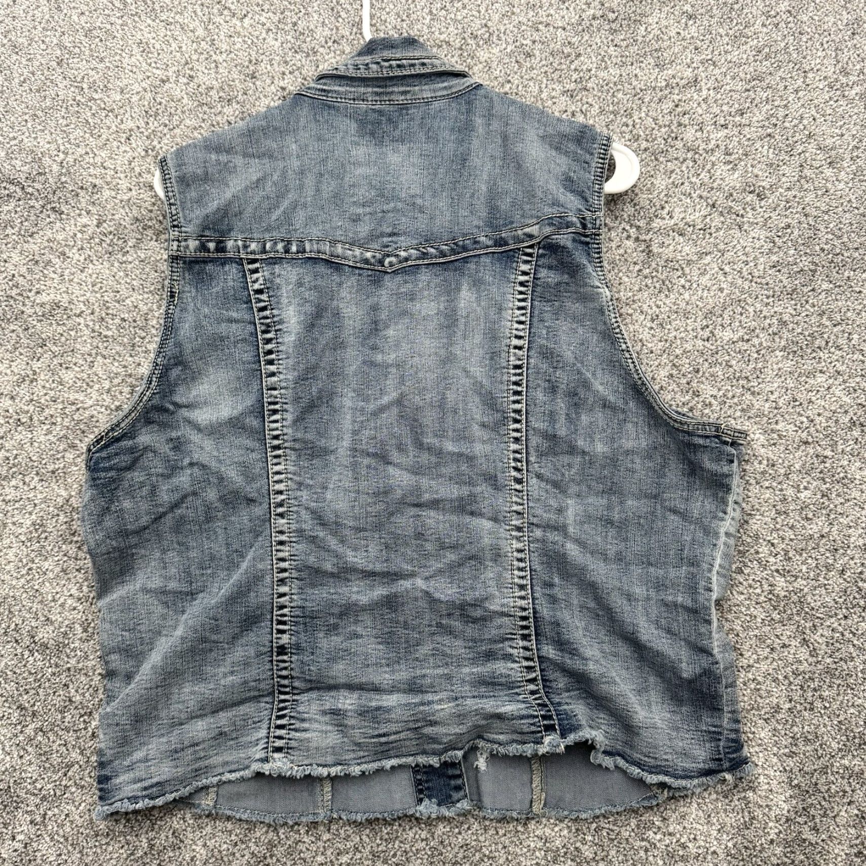 Vintage Maurices Denim Vest Sz 2 Distressed Western Retro Y2K Grunge Western Streetwear Size XS / US 0-2 / IT 36-38 - 7 Thumbnail